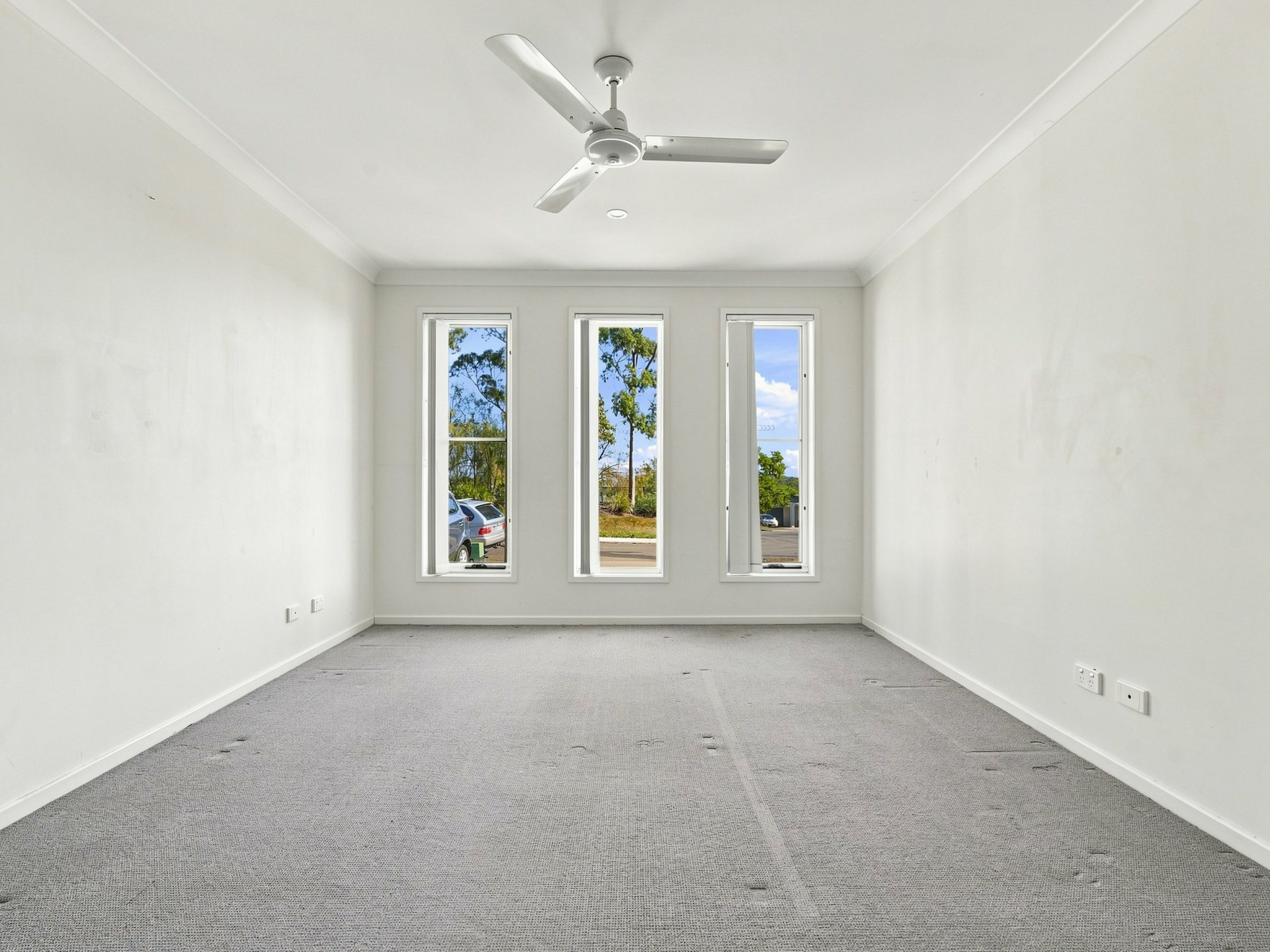 14 Cordeaux Crescent — photo 5 of 26