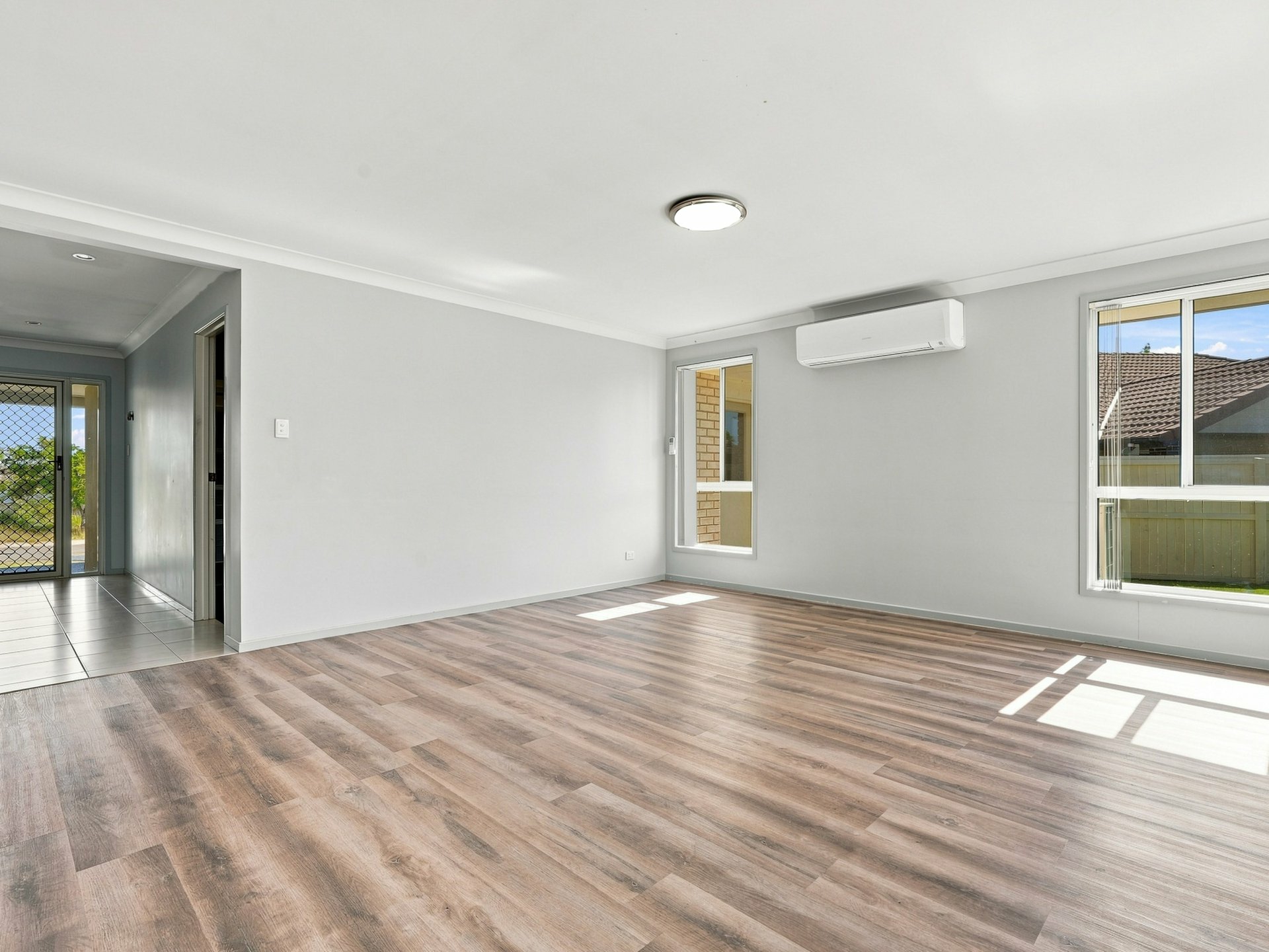 14 Cordeaux Crescent — photo 8 of 26