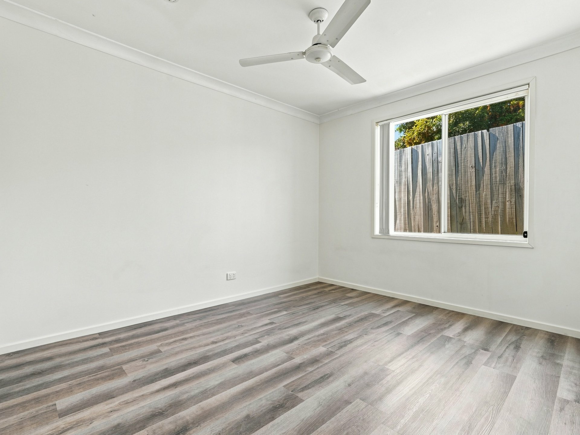 14 Cordeaux Crescent — photo 9 of 26