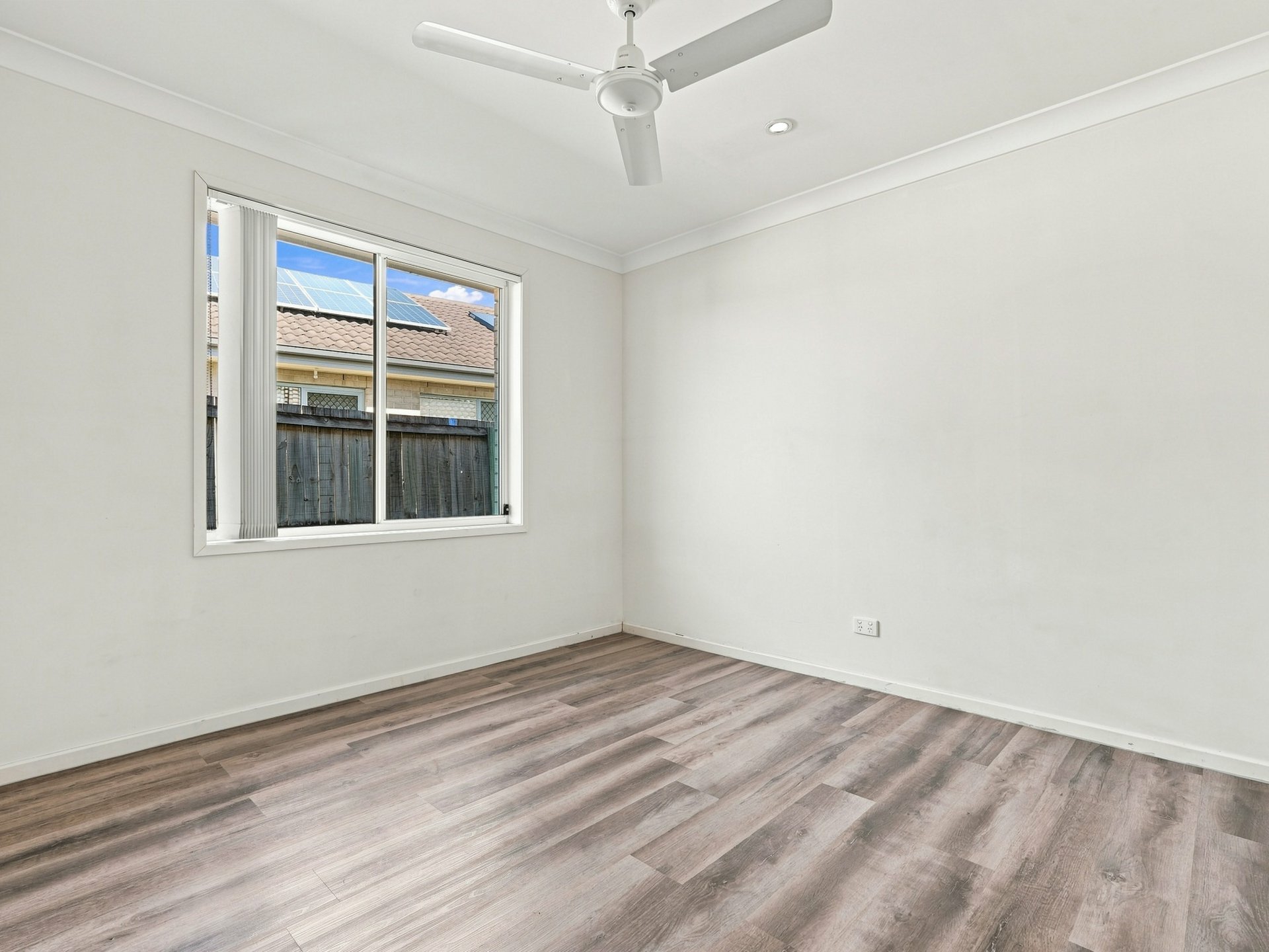 14 Cordeaux Crescent — photo 13 of 26