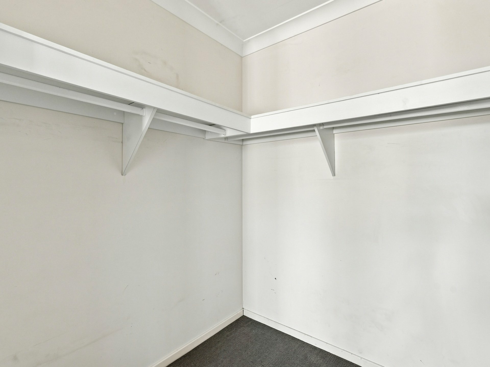 14 Cordeaux Crescent — photo 20 of 26