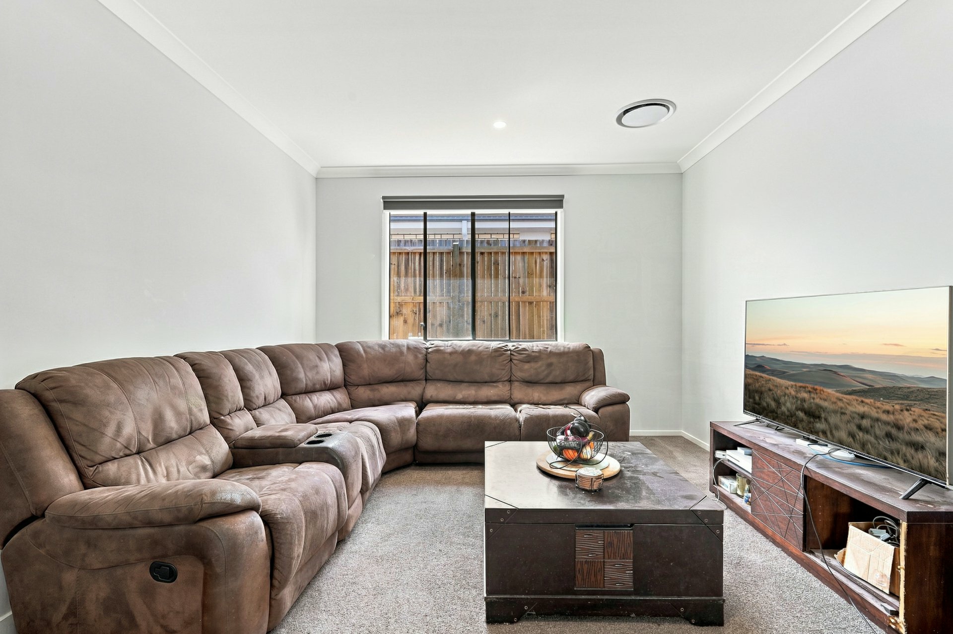 17 Nive Road — photo 3 of 21