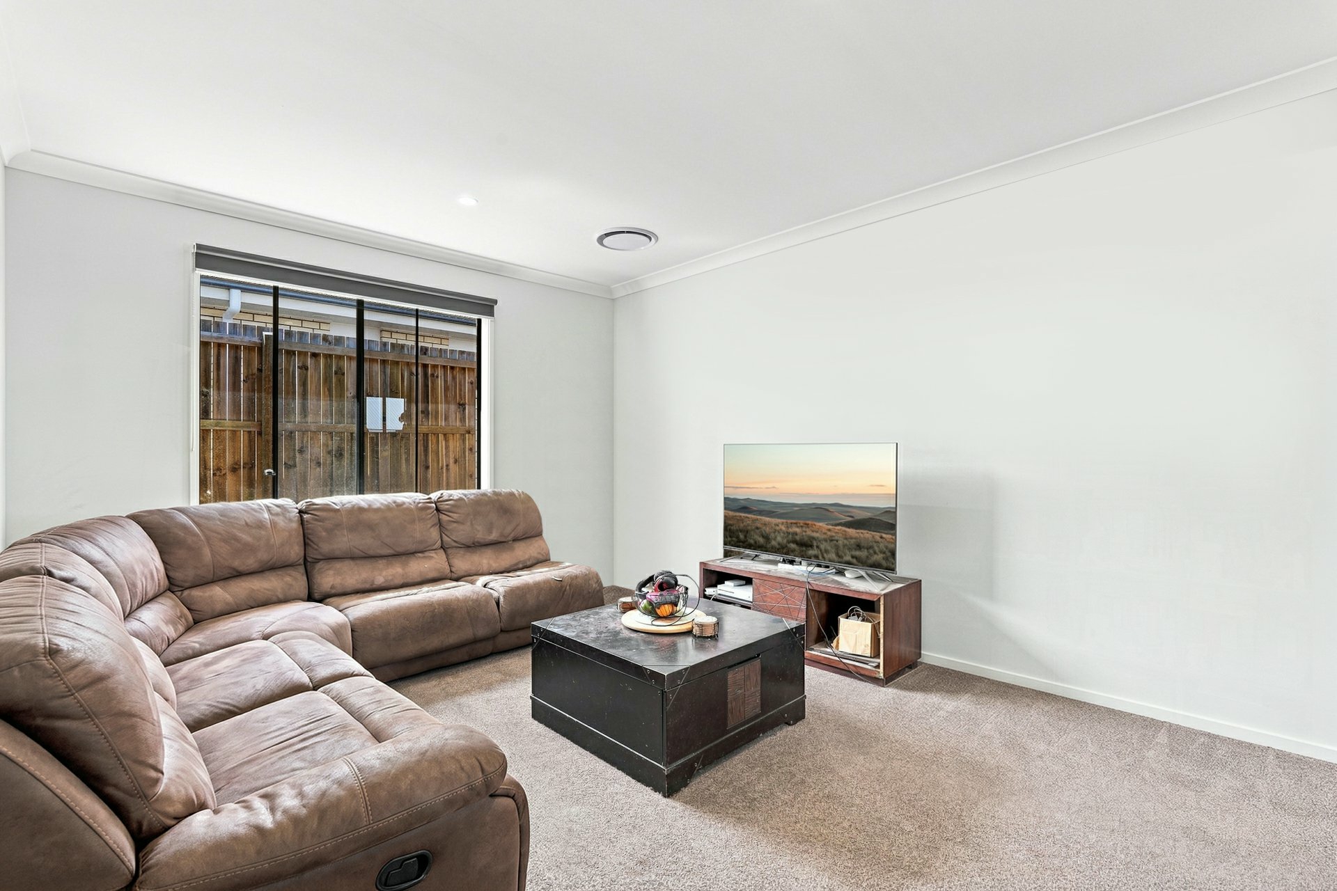 17 Nive Road — photo 4 of 21