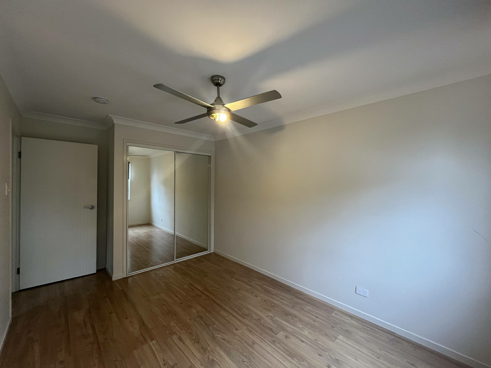 6 Willow Road West — photo 5 of 21