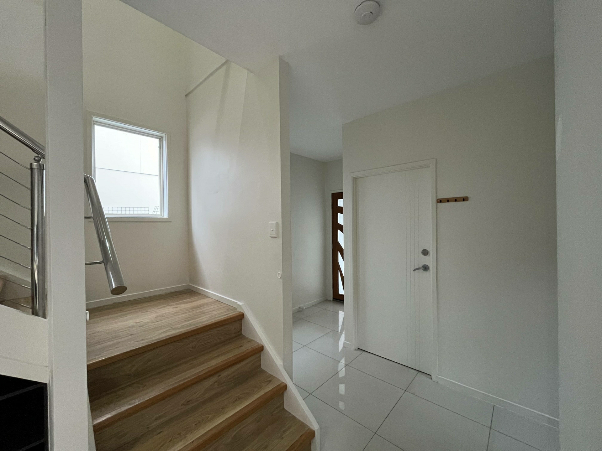 6 Willow Road West — photo 8 of 21