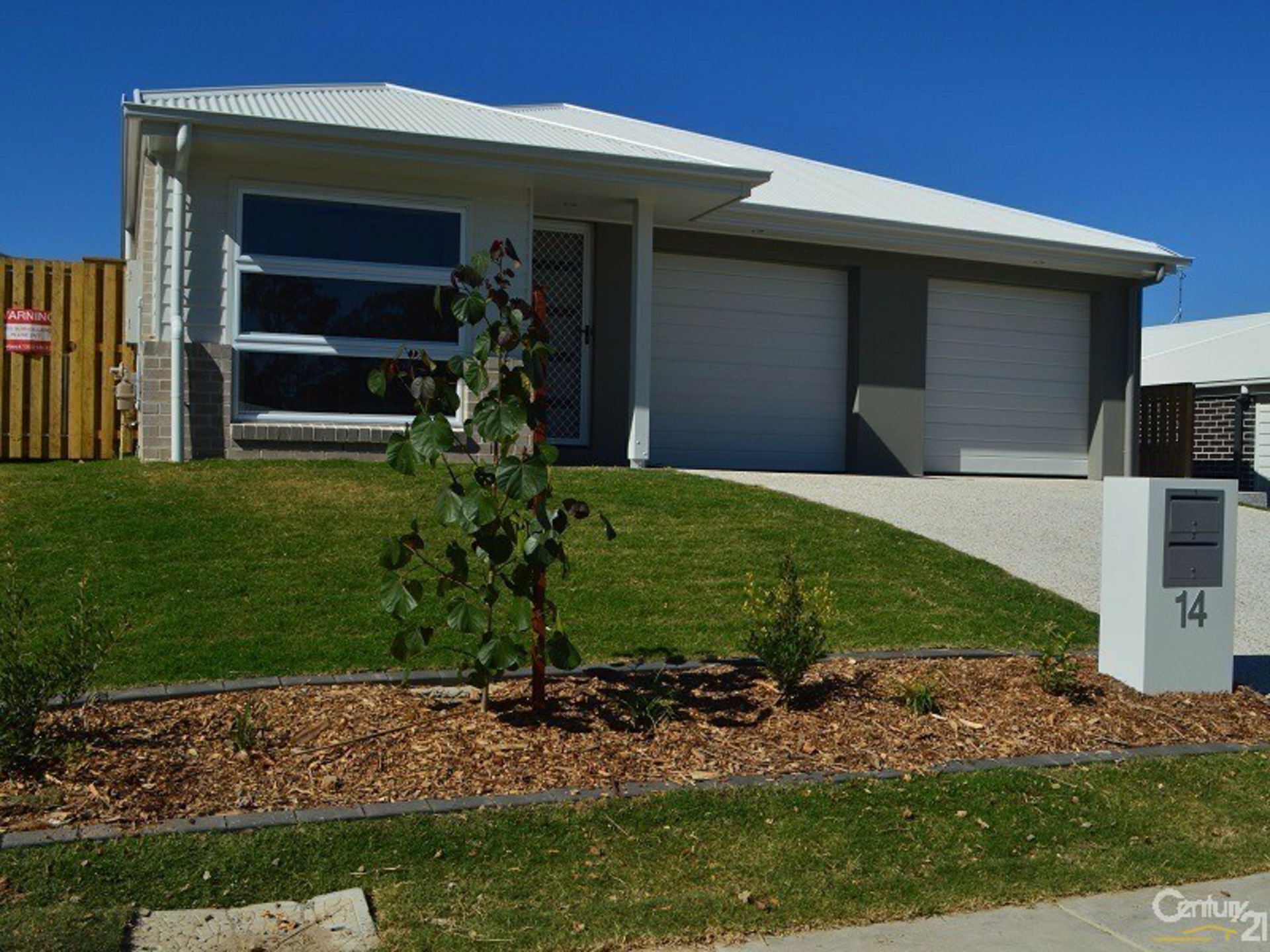 1/14 Christie Crescent — photo 2 of 10