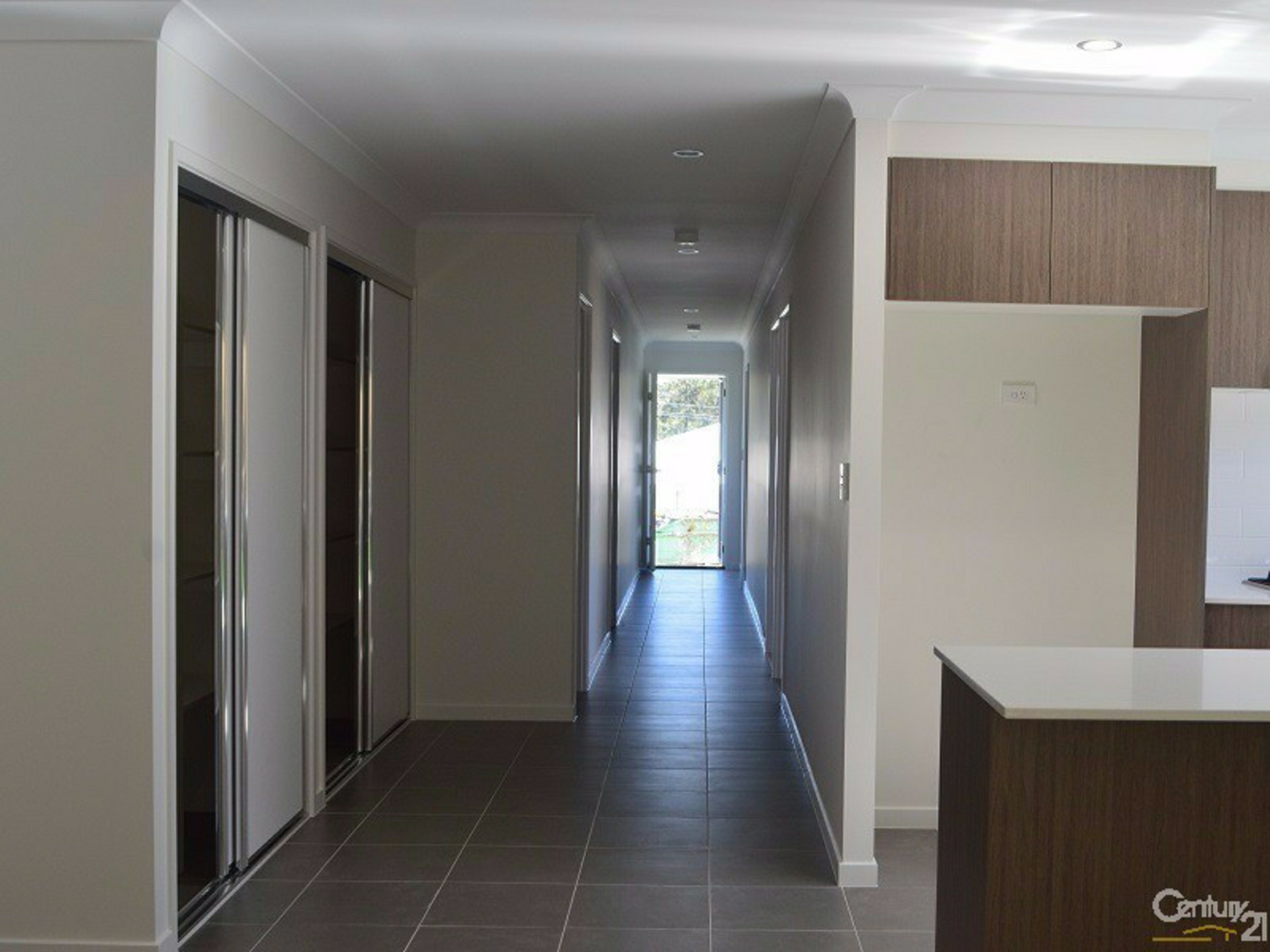 1/14 Christie Crescent — photo 5 of 10