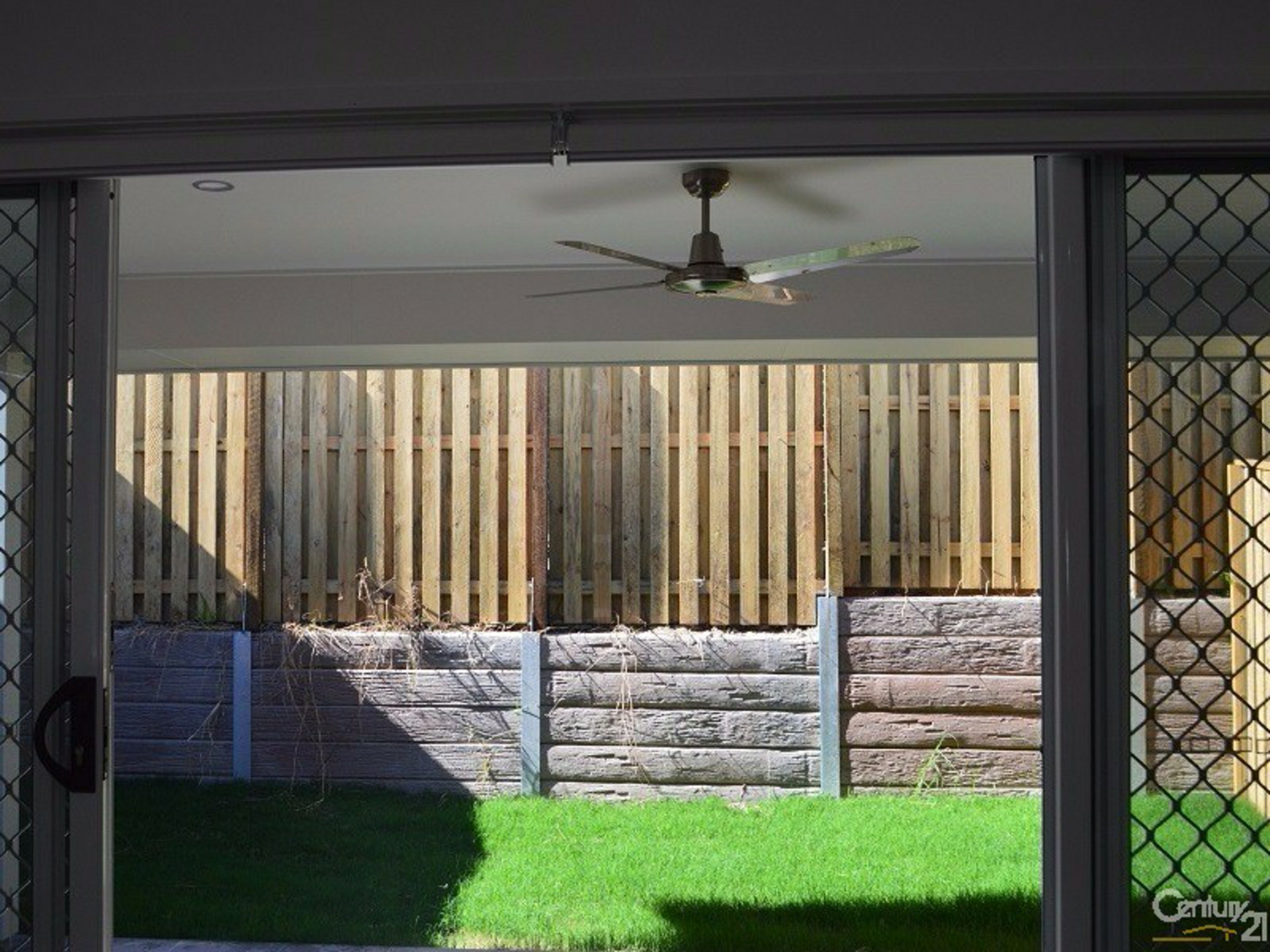 1/14 Christie Crescent — photo 6 of 10