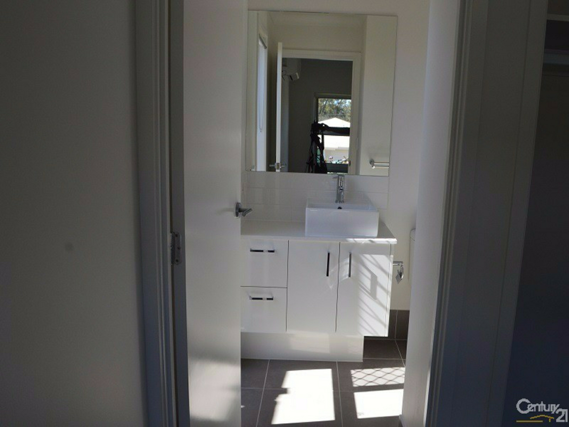 1/14 Christie Crescent — photo 9 of 10