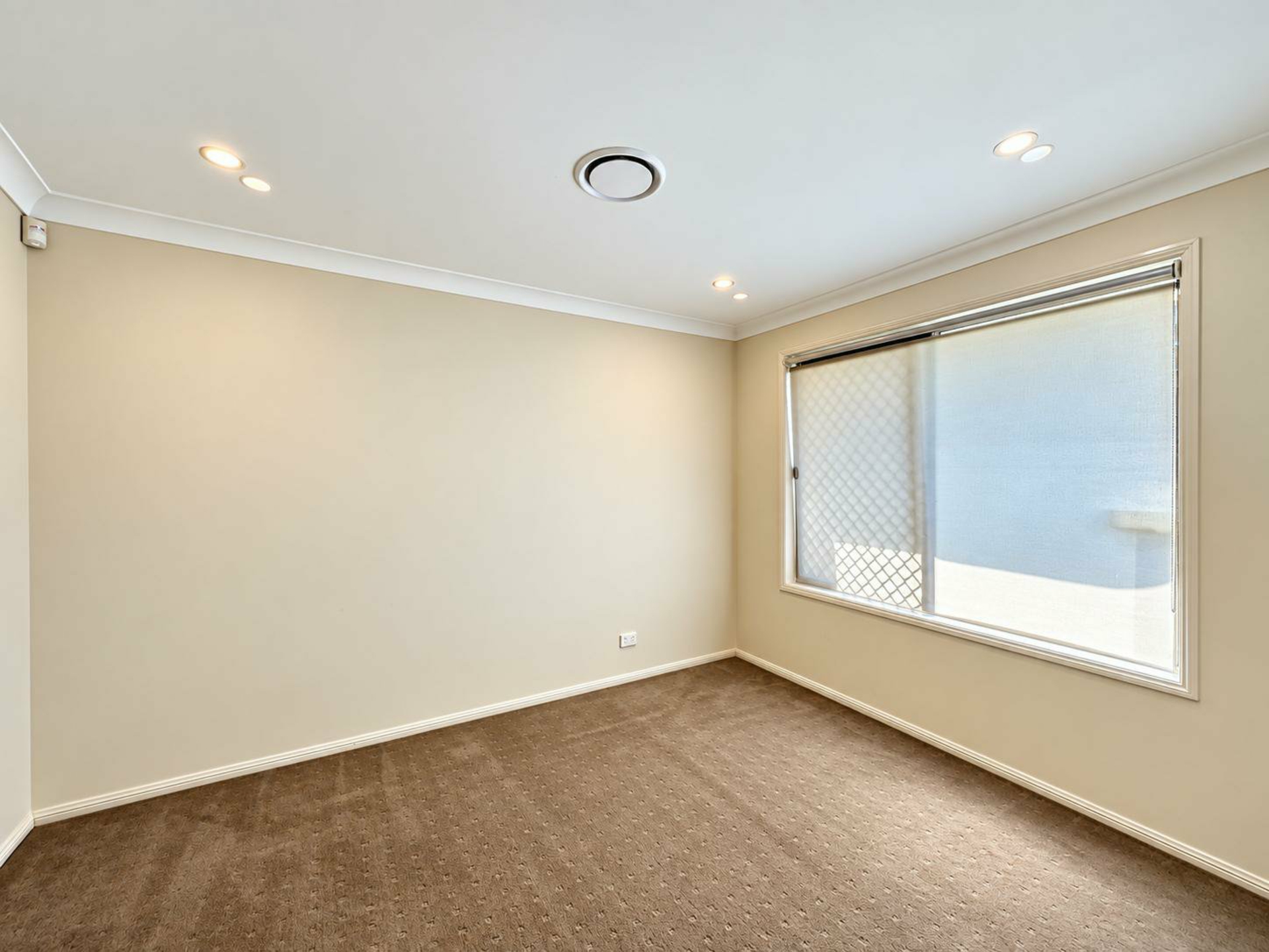 8 Thames Drive — photo 6 of 14