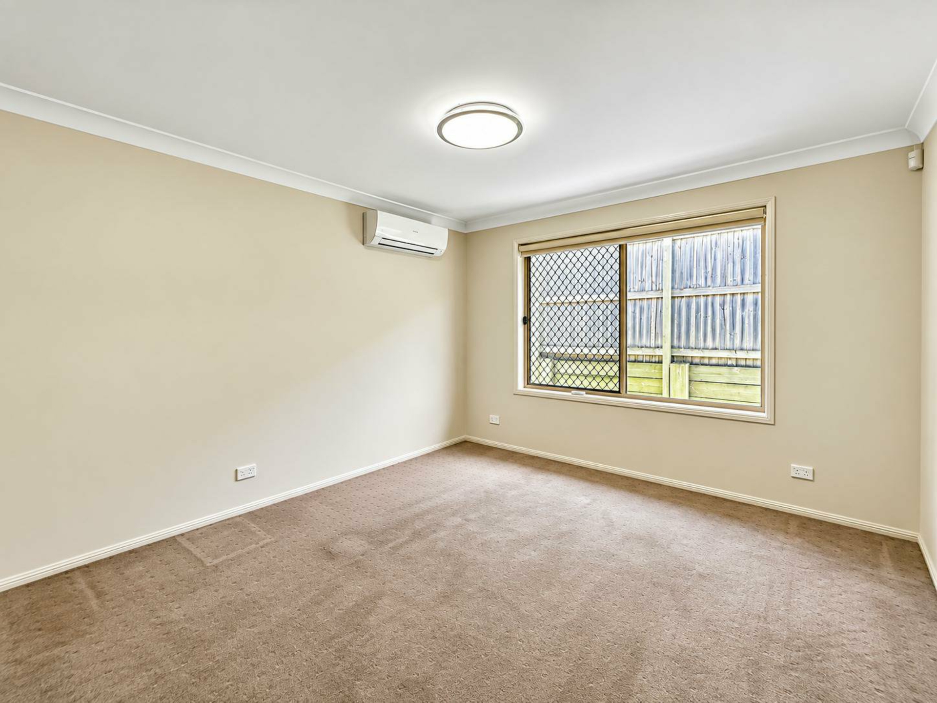 8 Thames Drive — photo 9 of 14