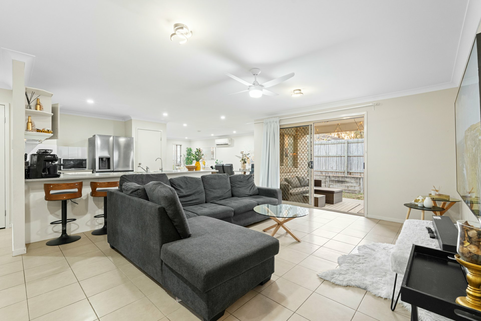 Unit 11/7 Short Street — photo 3 of 29