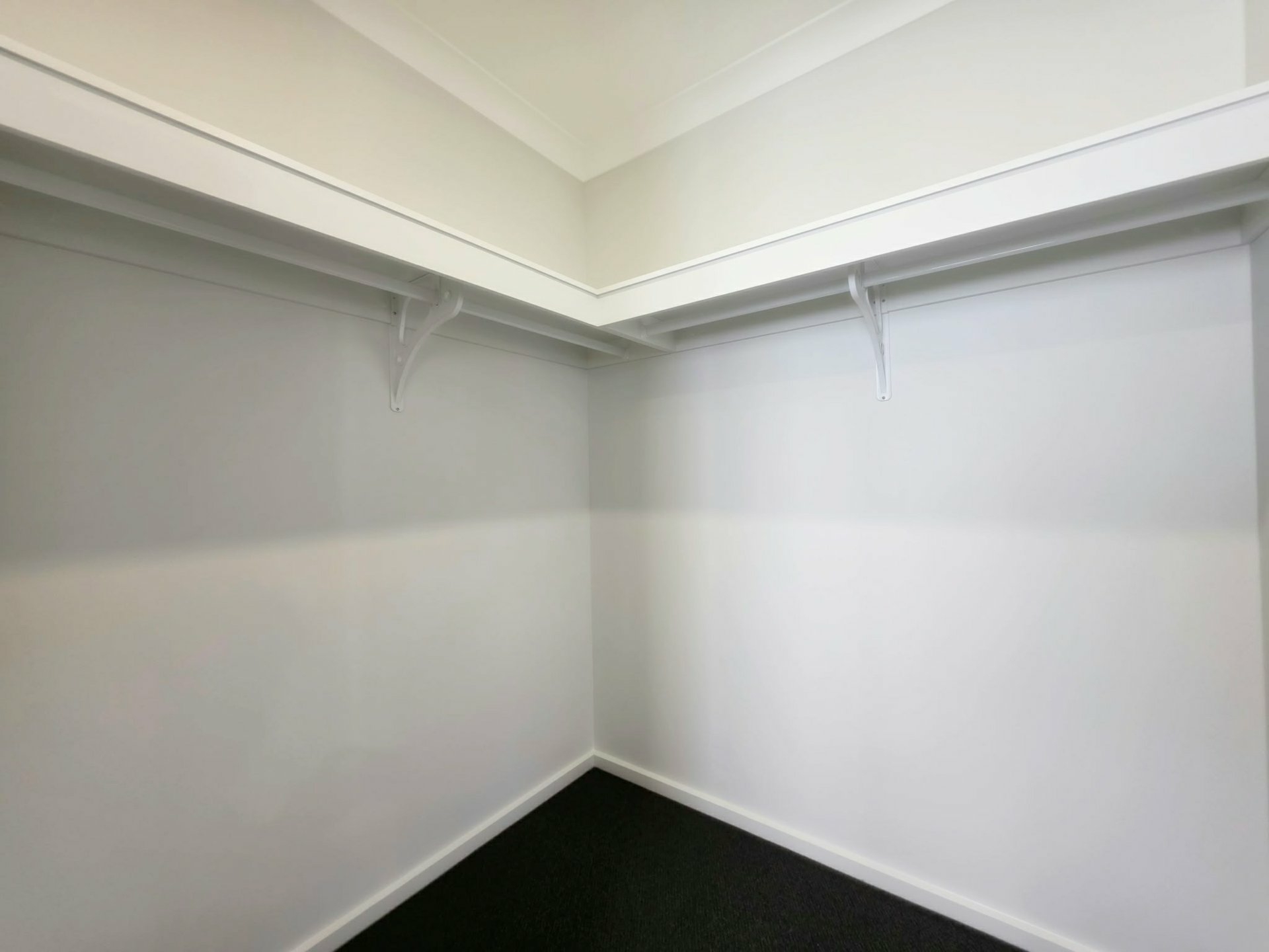 66 Greenhaven Boulevard — photo 10 of 30