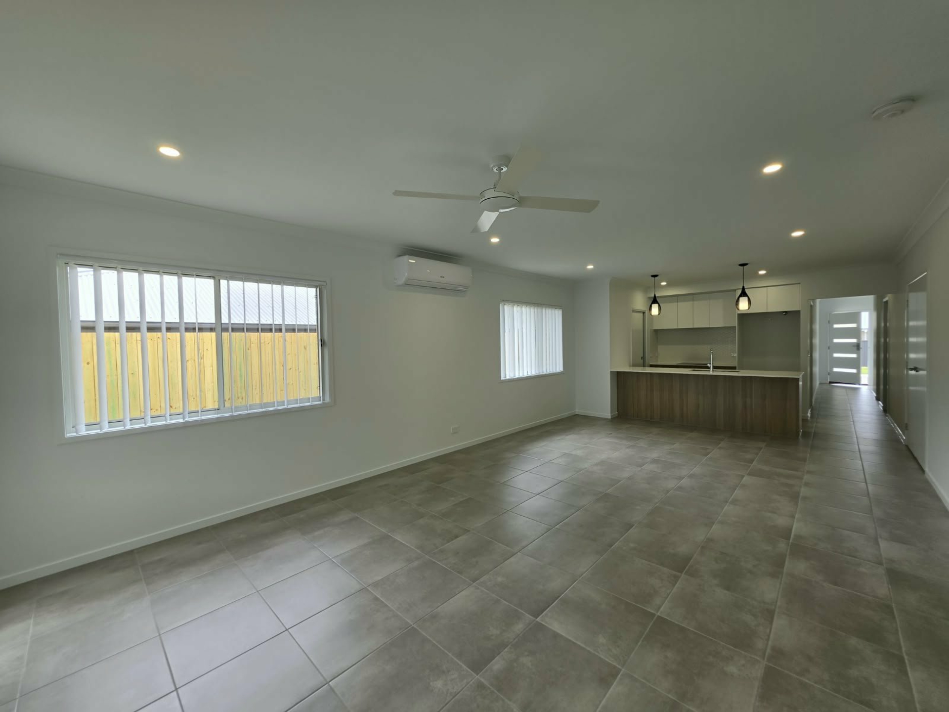 37 Jasper Crescent — photo 3 of 19