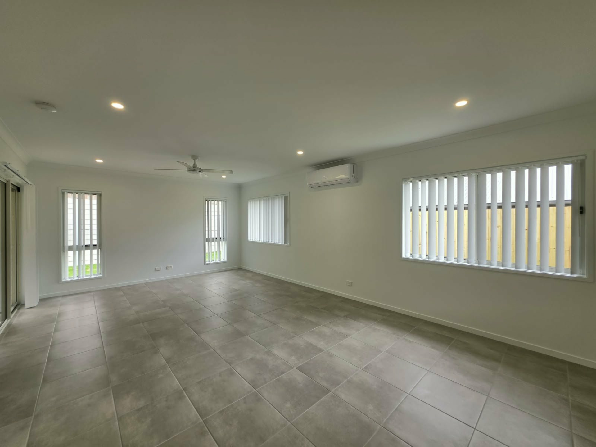 37 Jasper Crescent — photo 4 of 19