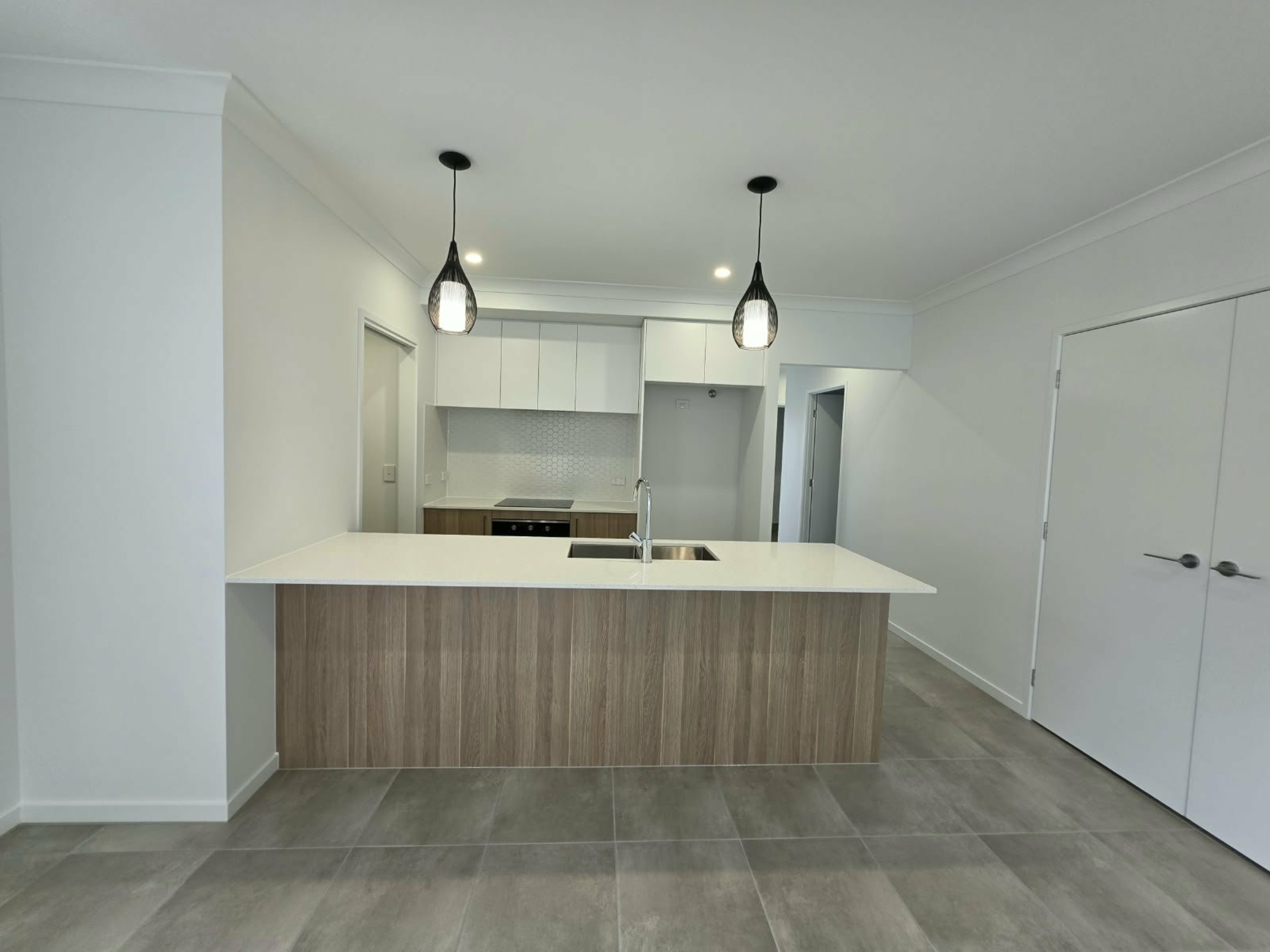 37 Jasper Crescent — photo 5 of 19