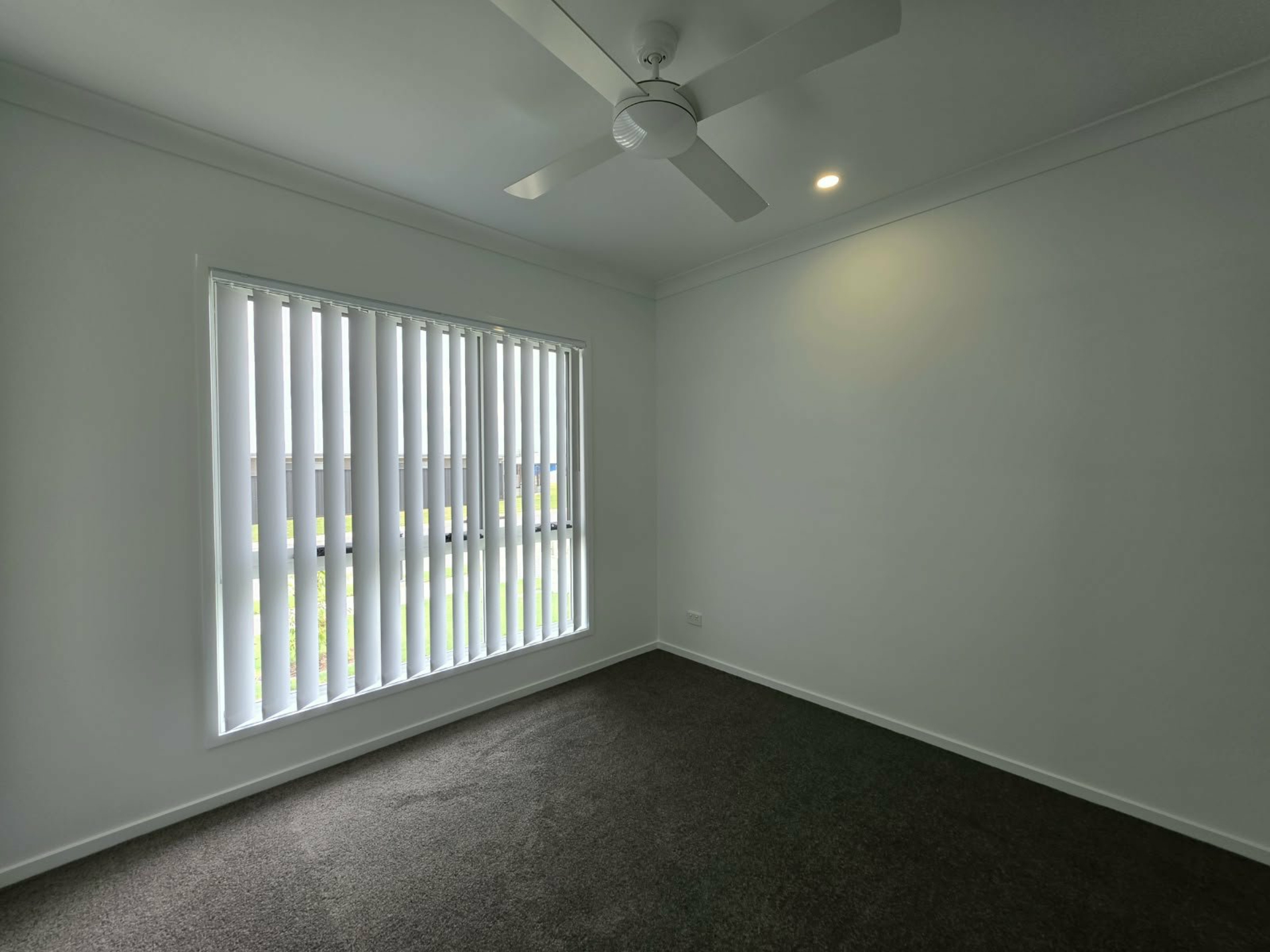 37 Jasper Crescent — photo 6 of 19