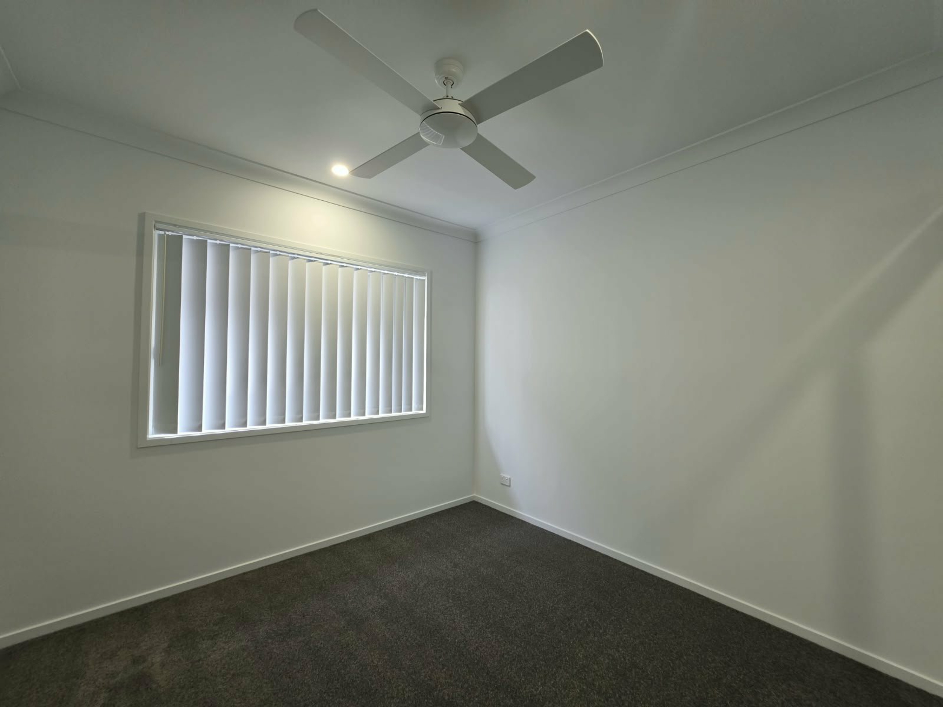 37 Jasper Crescent — photo 12 of 19