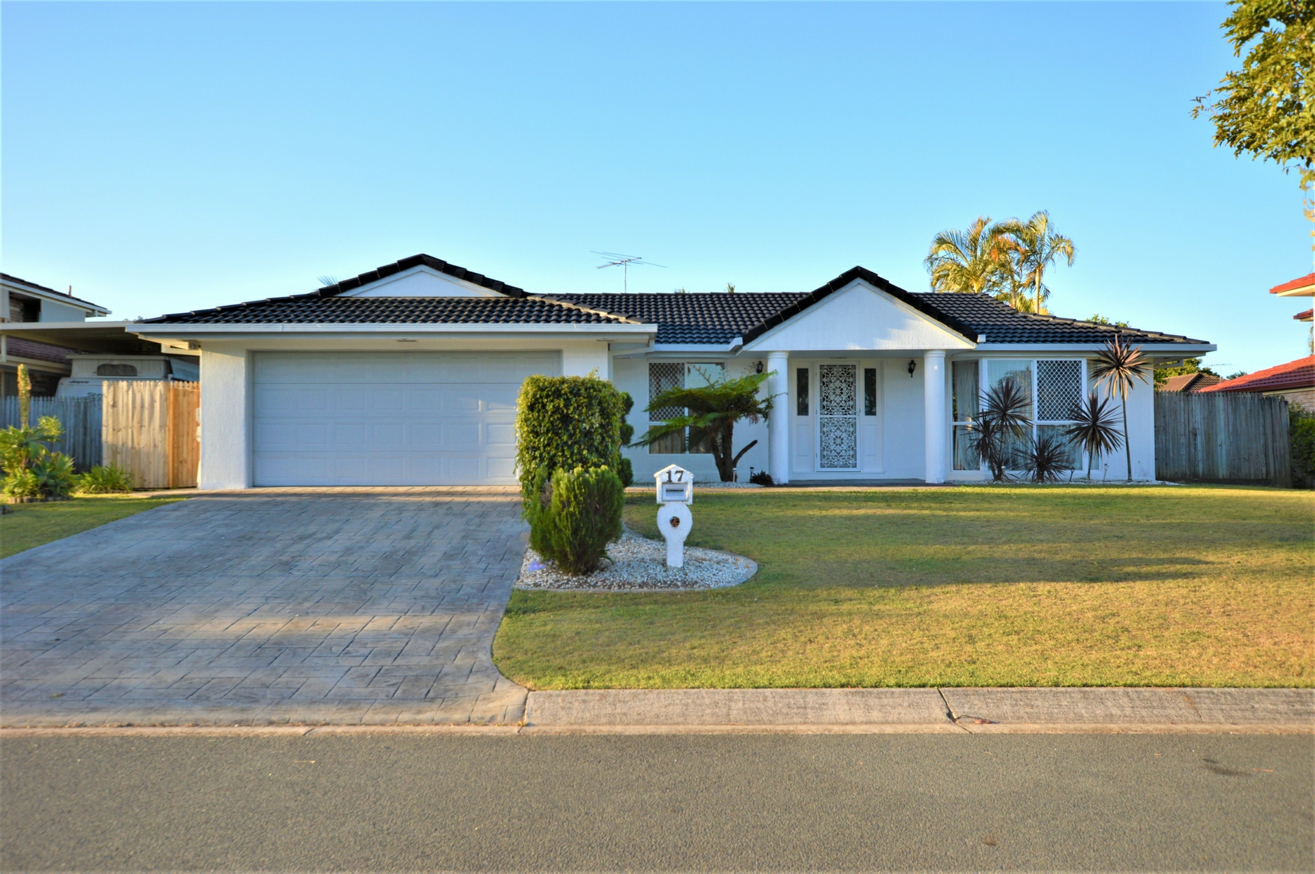 17 Solandra Crescent — photo from LJ Hooker Browns Plains