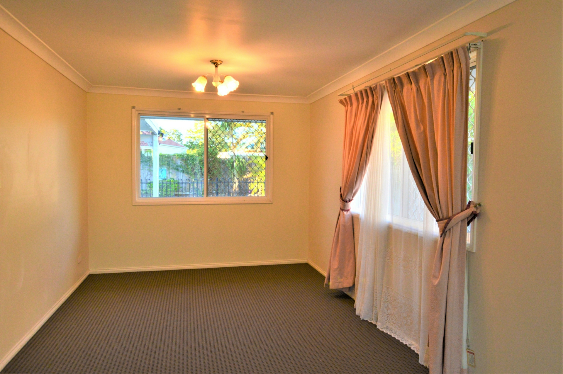 17 Solandra Crescent — photo 2 of 17