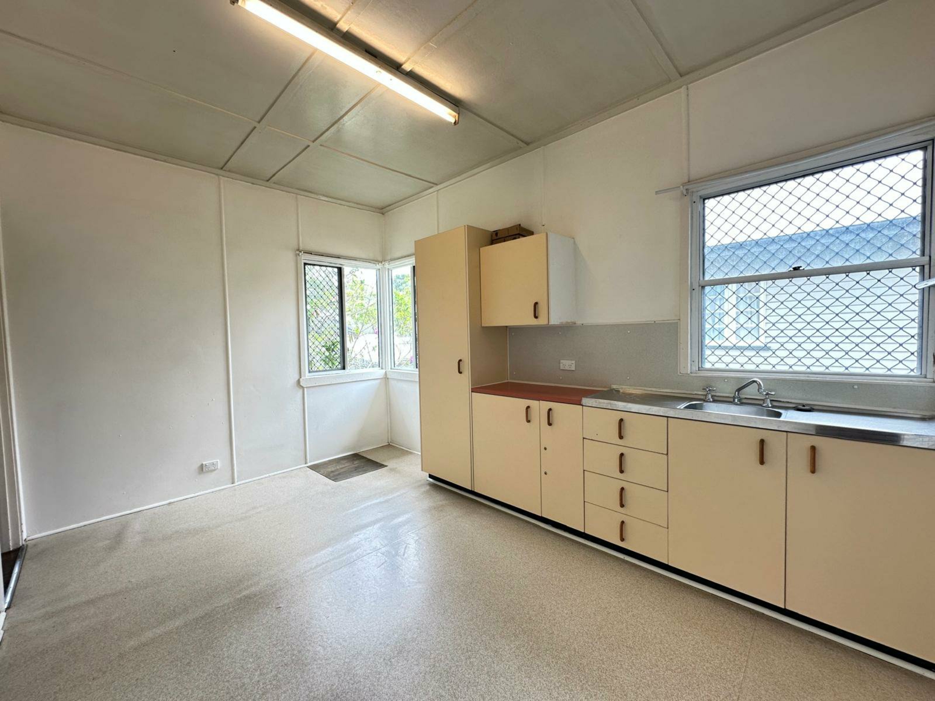 25 Ferricks Street — photo 4 of 14