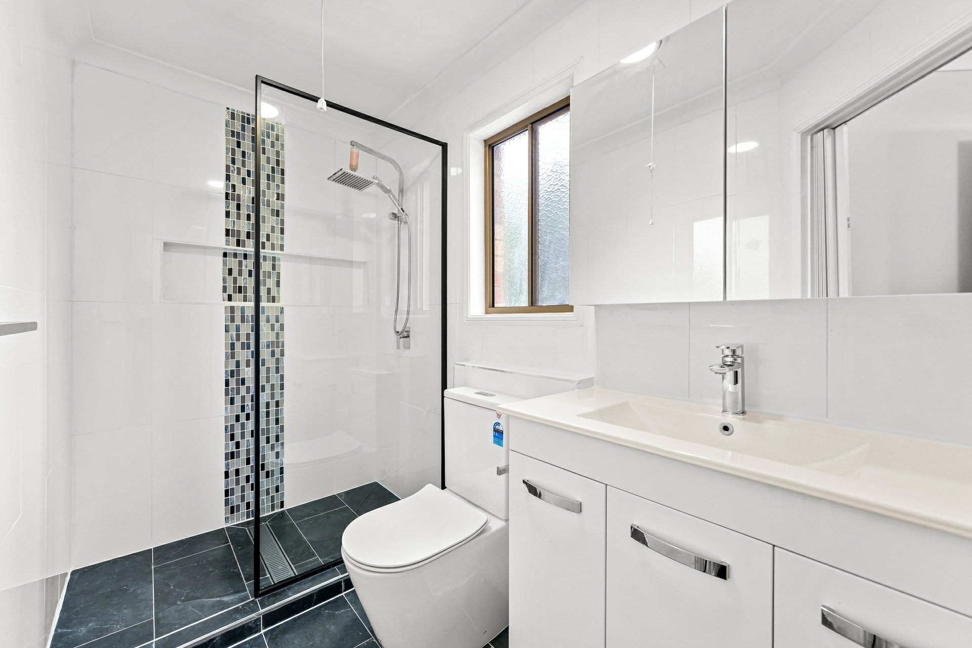 66 Glasshouse Crescent — photo 9 of 13