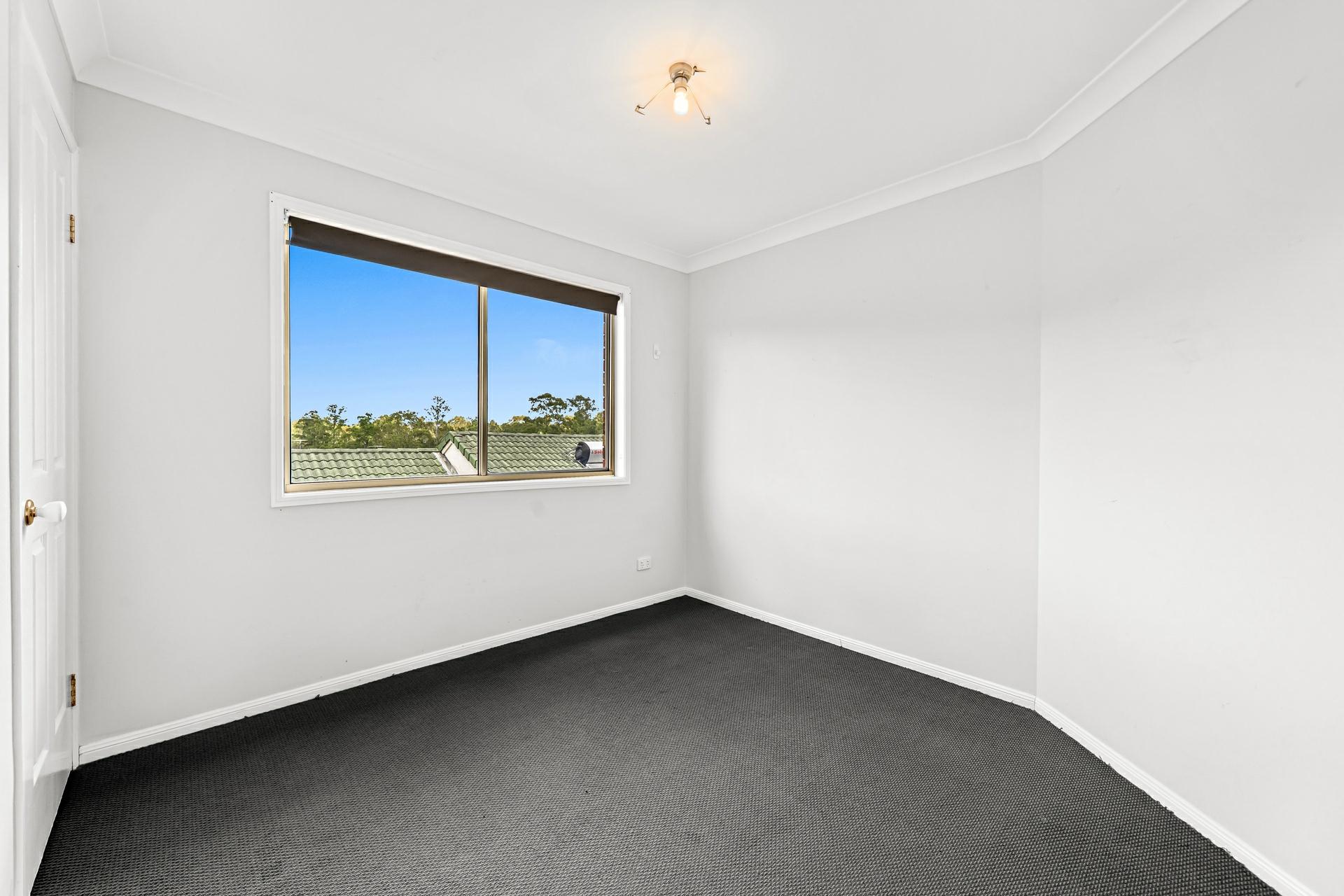 66 Glasshouse Crescent — photo 11 of 13