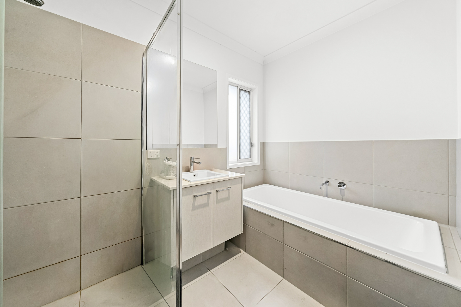 24 Atlantic Place — photo 10 of 12
