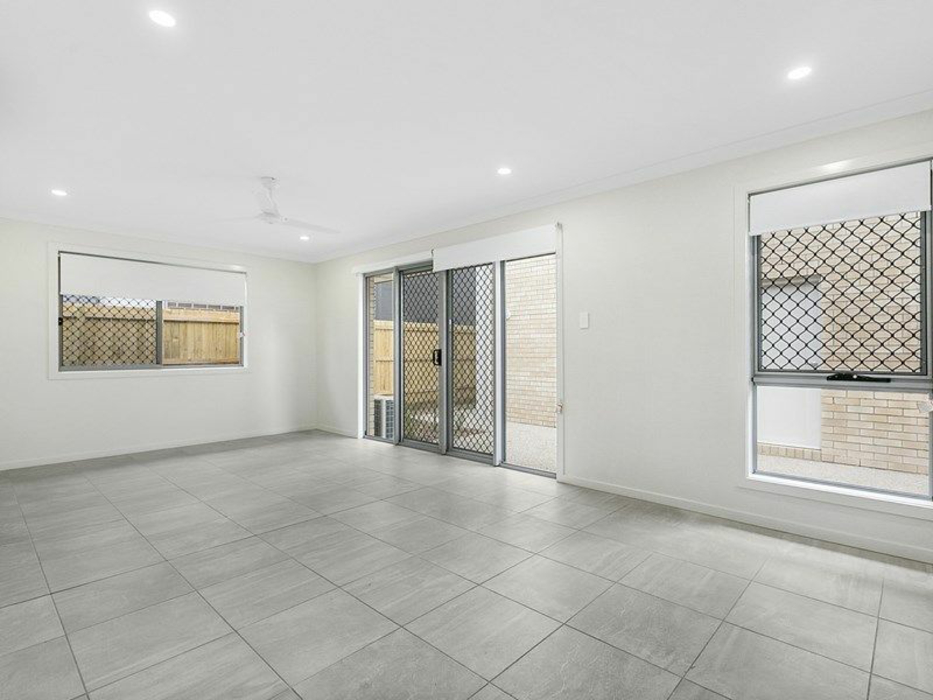 83 Lamington Drive — photo 3 of 18