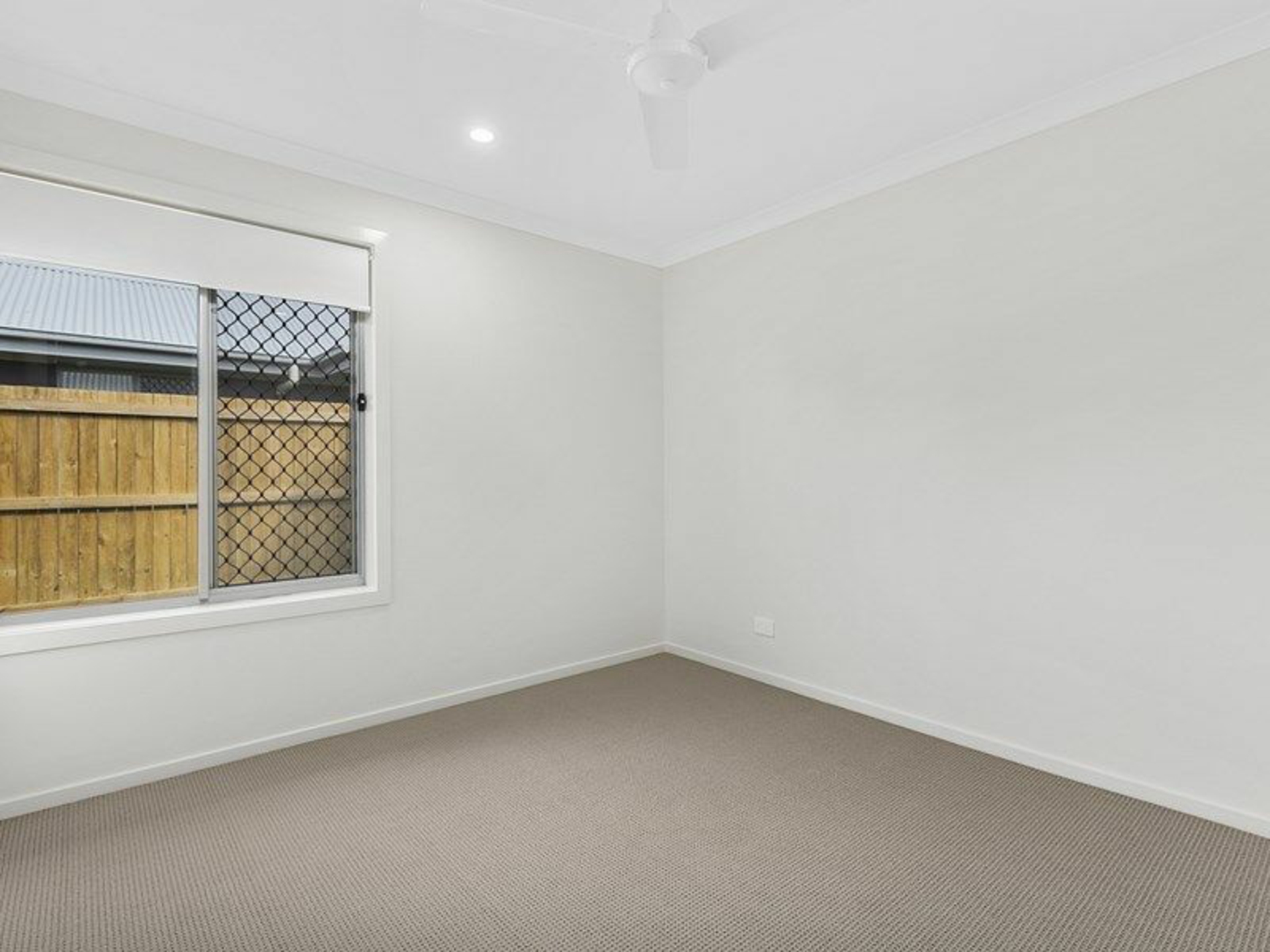 83 Lamington Drive — photo 5 of 18
