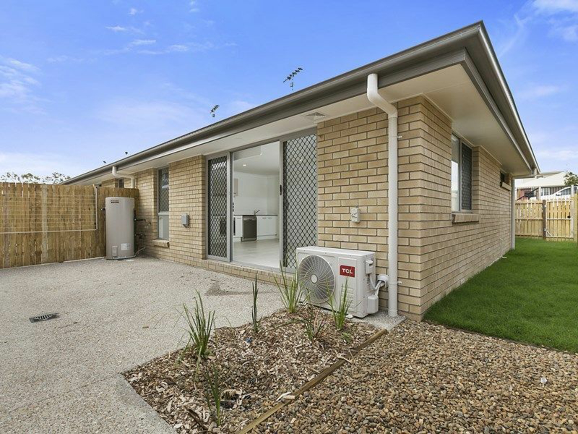 83 Lamington Drive — photo 10 of 18
