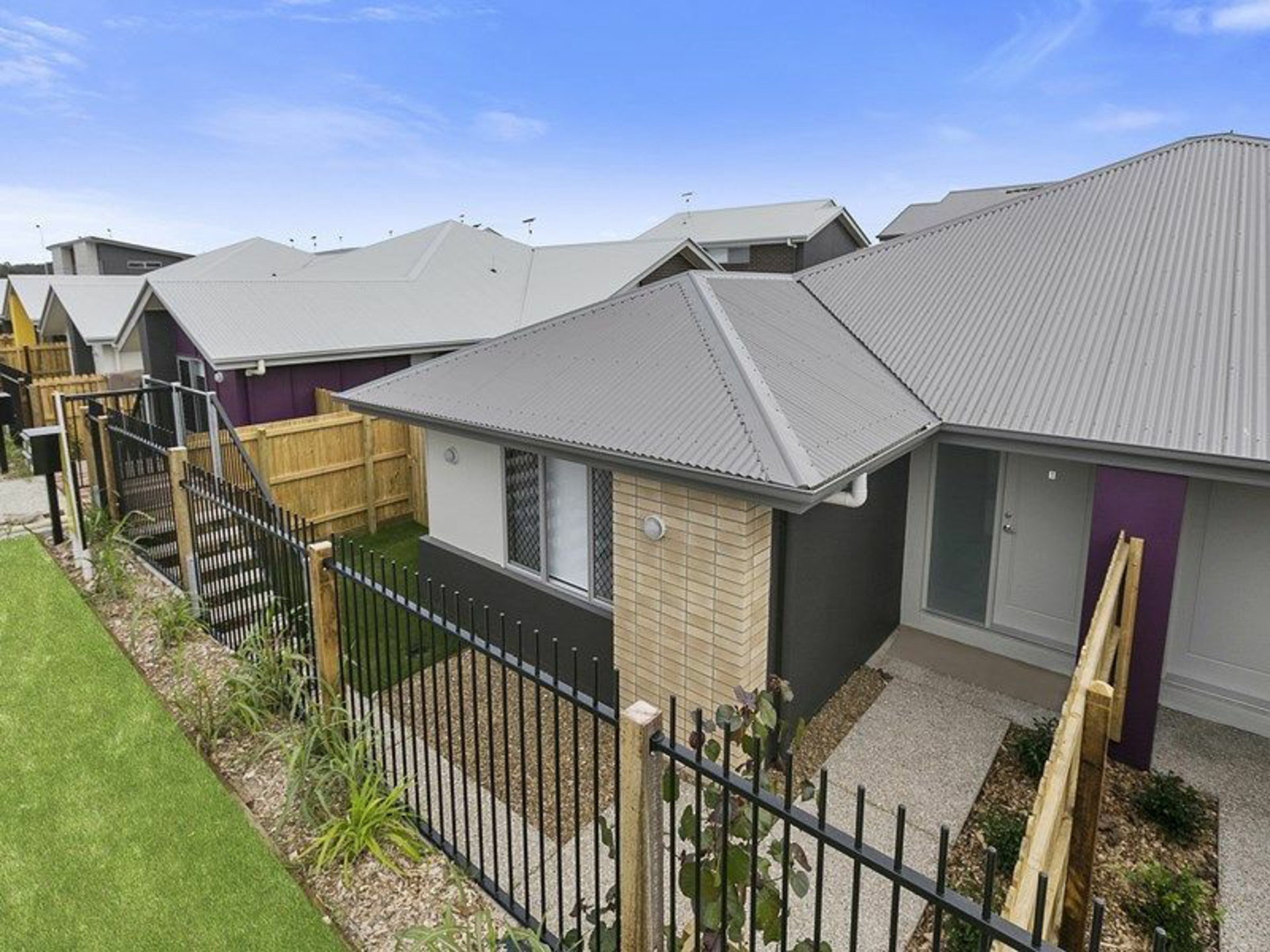 83 Lamington Drive — photo 11 of 18