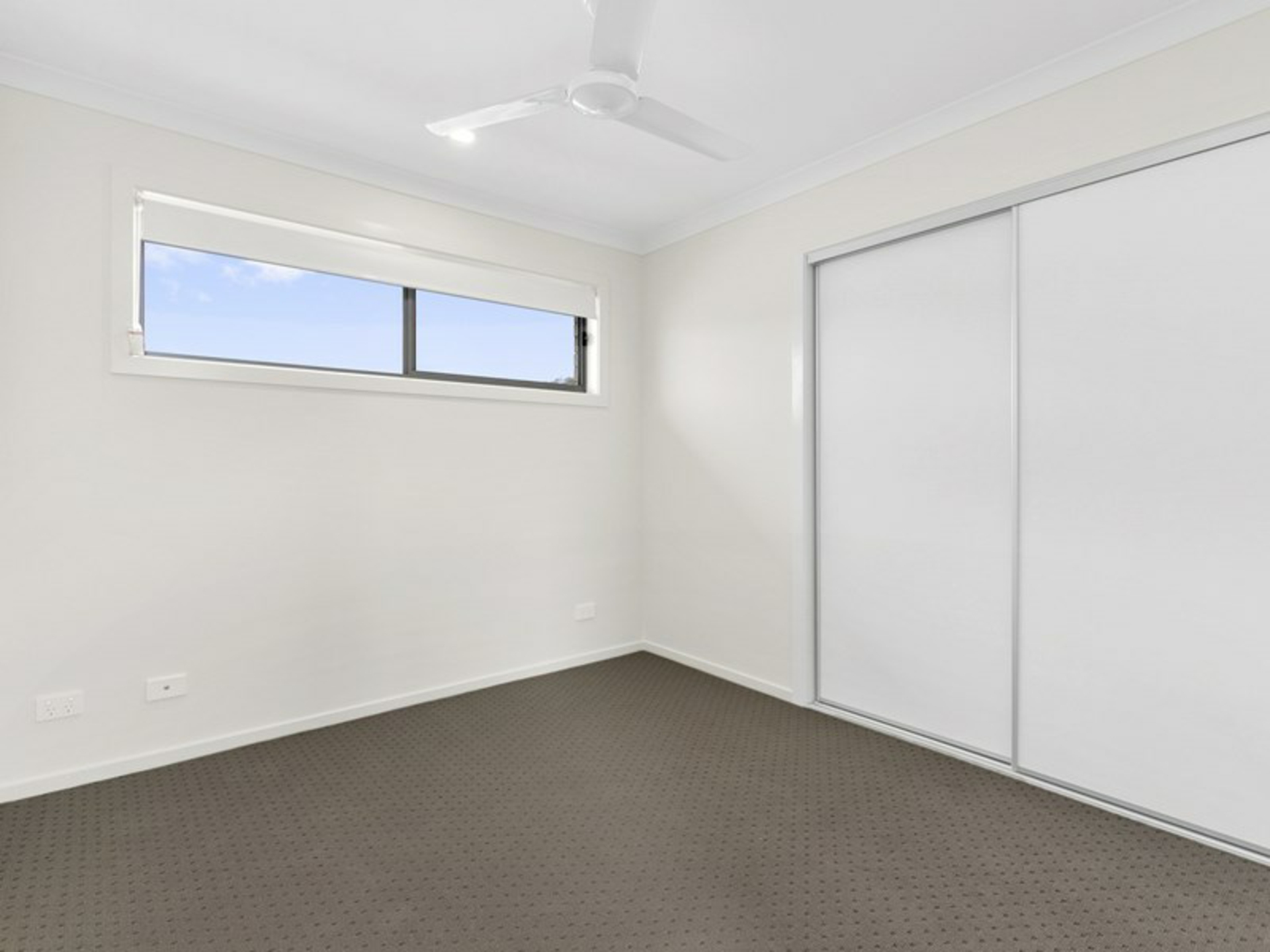 83 Lamington Drive — photo 17 of 18