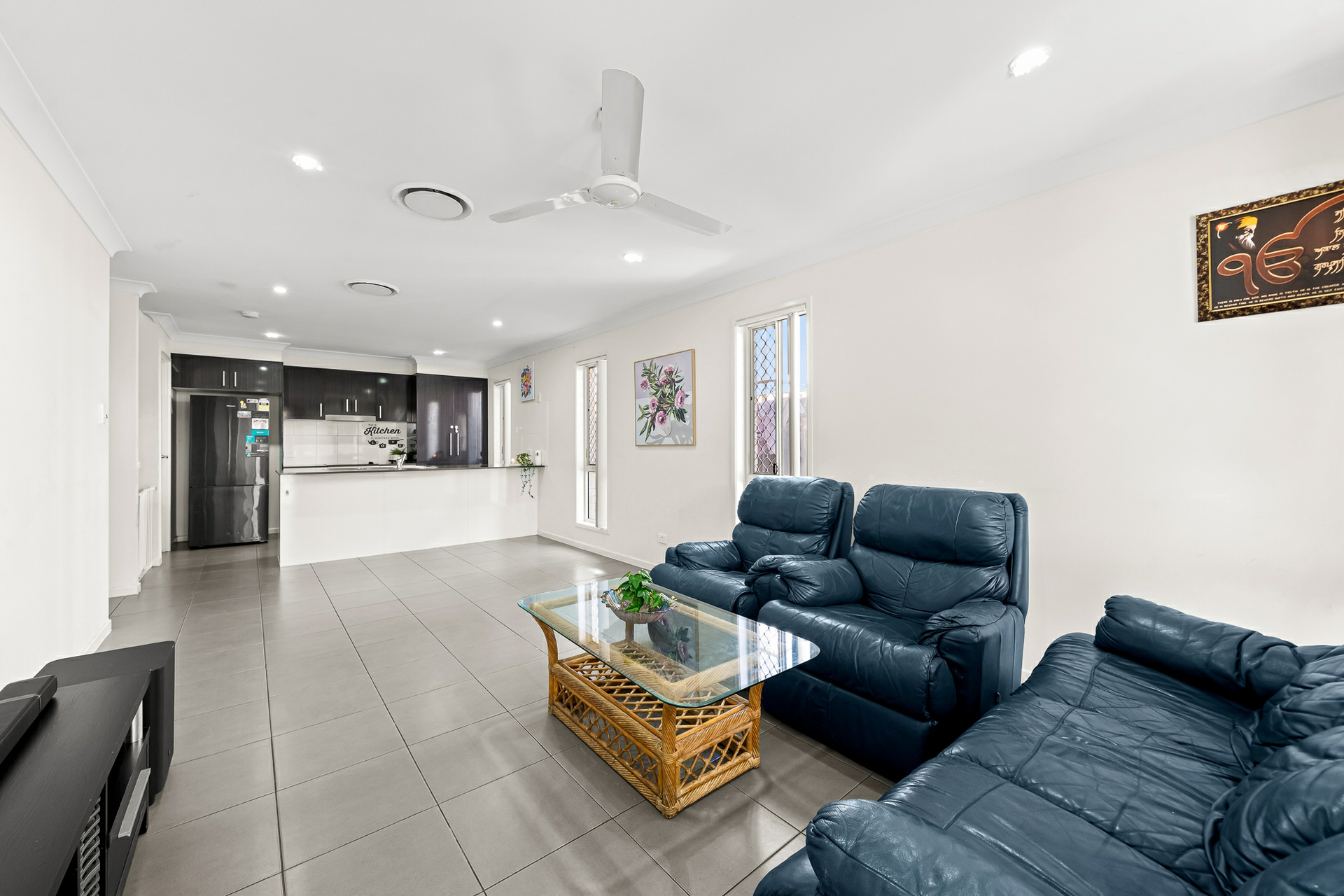10/15 Grandly Street — photo 3 of 18