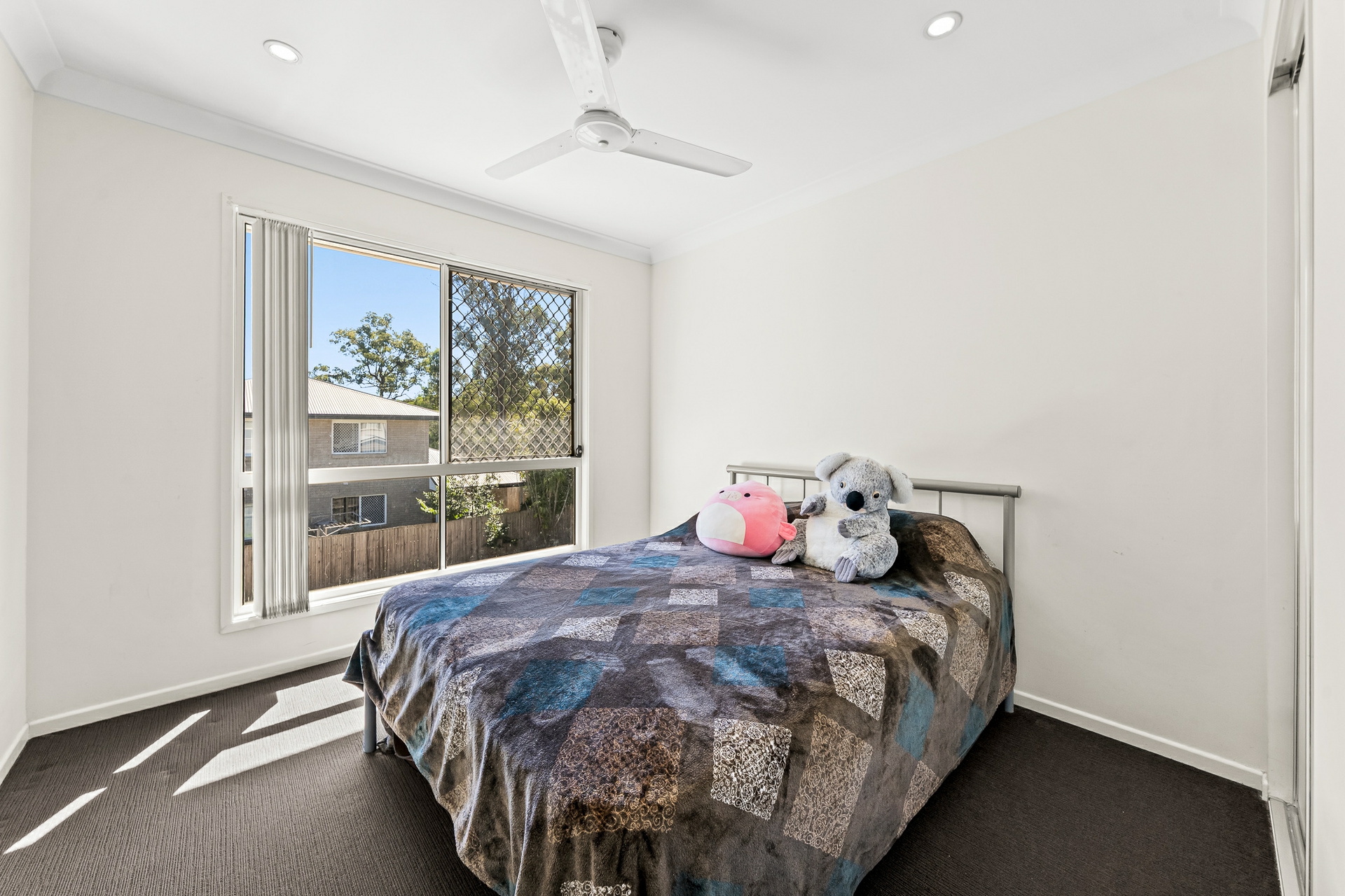 10/15 Grandly Street — photo 14 of 18