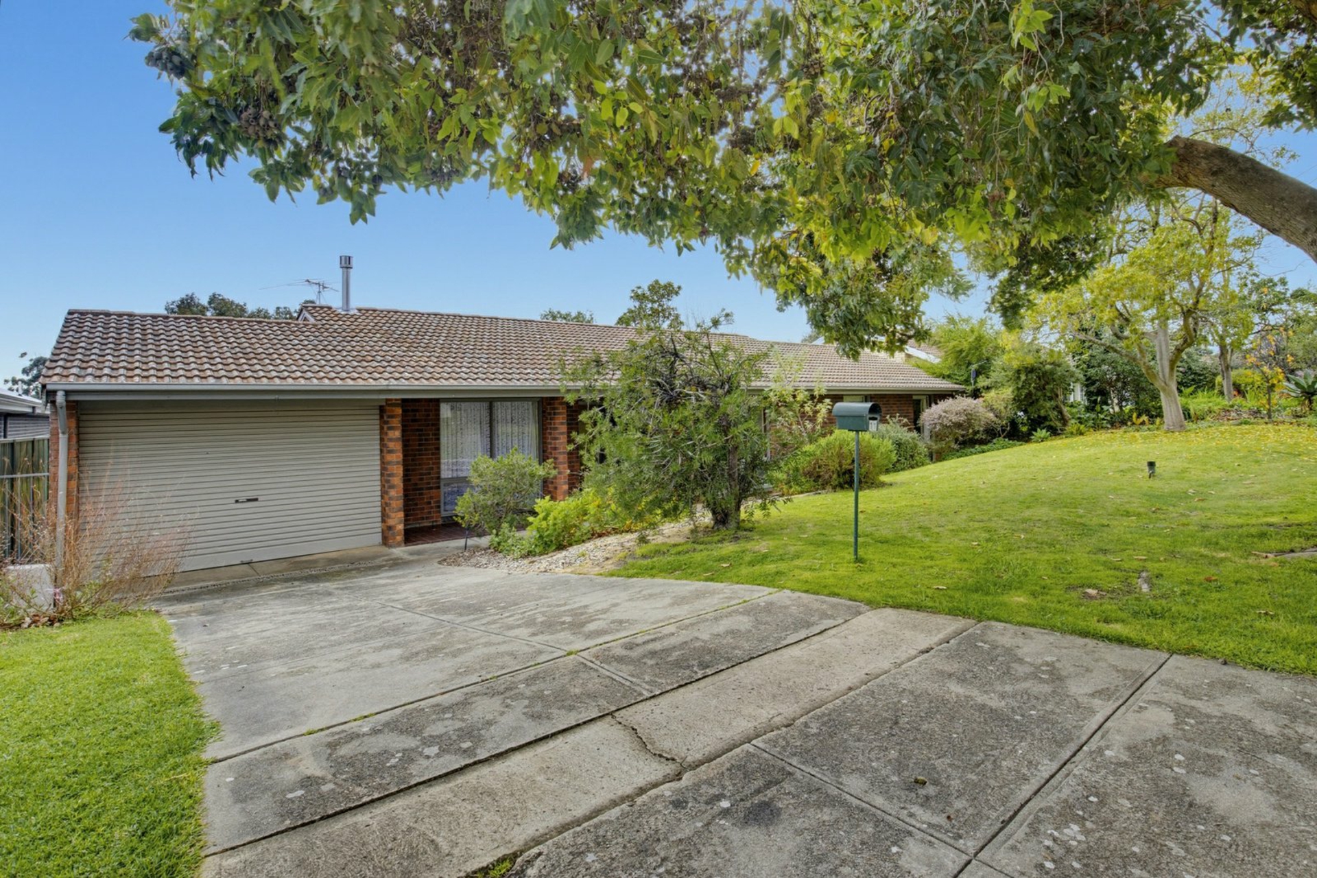 11 Lalina Street — photo 5 of 27