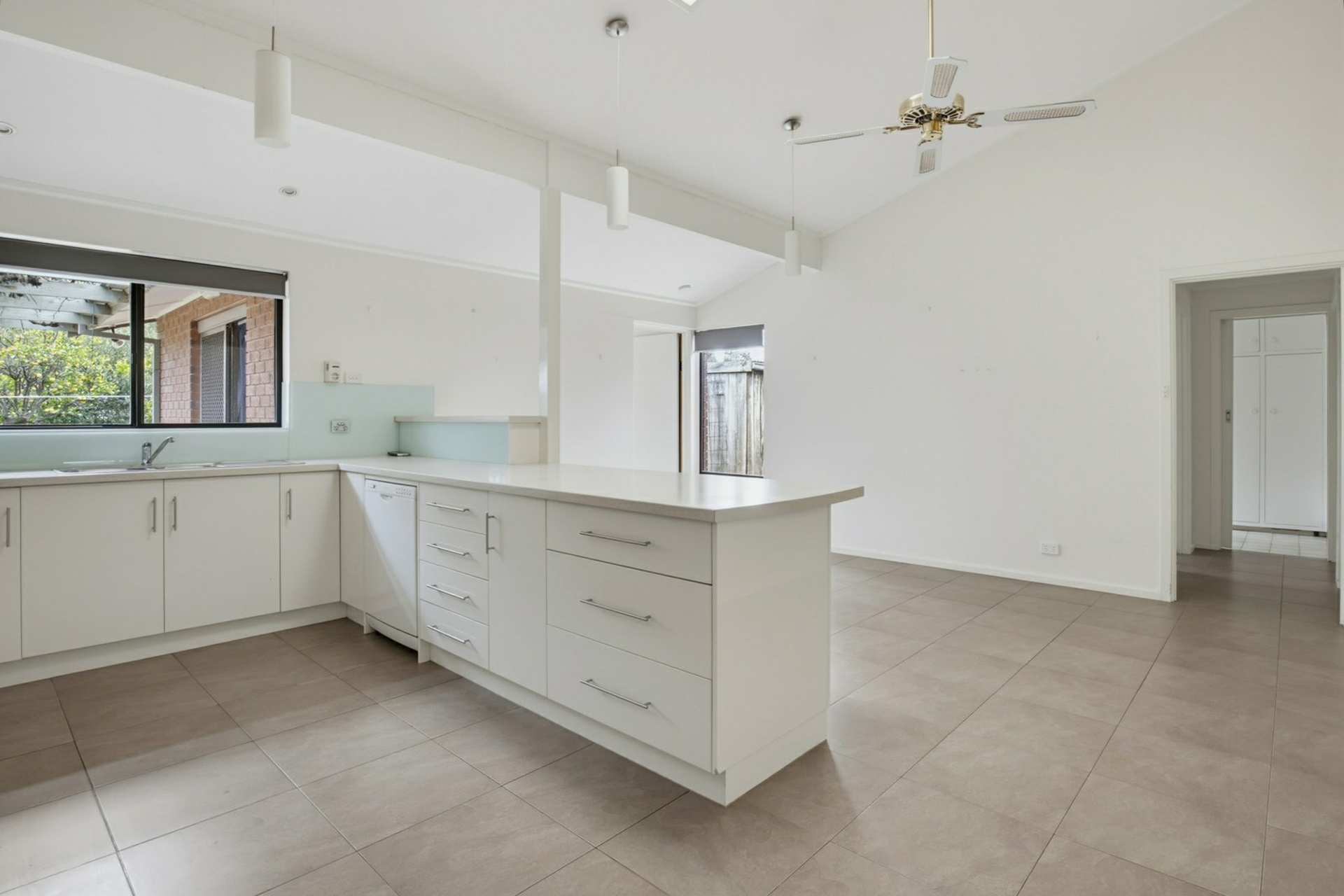 11 Lalina Street — photo 14 of 27