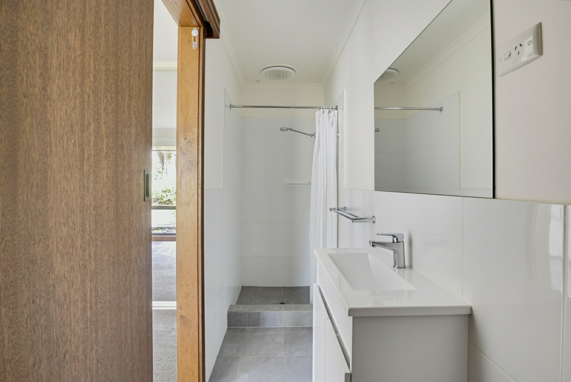 11 Lalina Street — photo 18 of 27