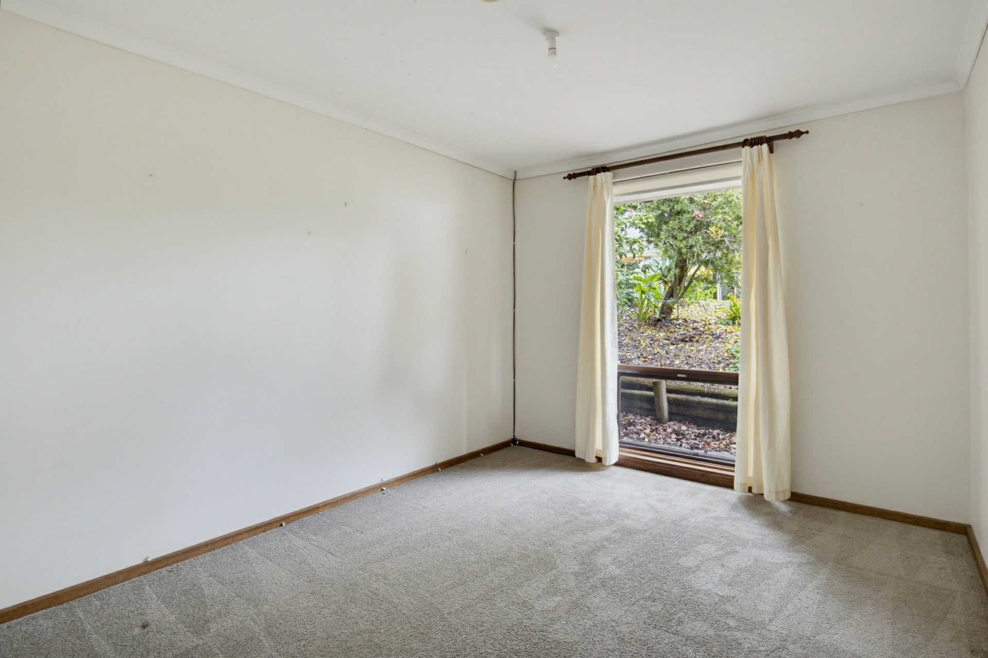 11 Lalina Street — photo 22 of 27
