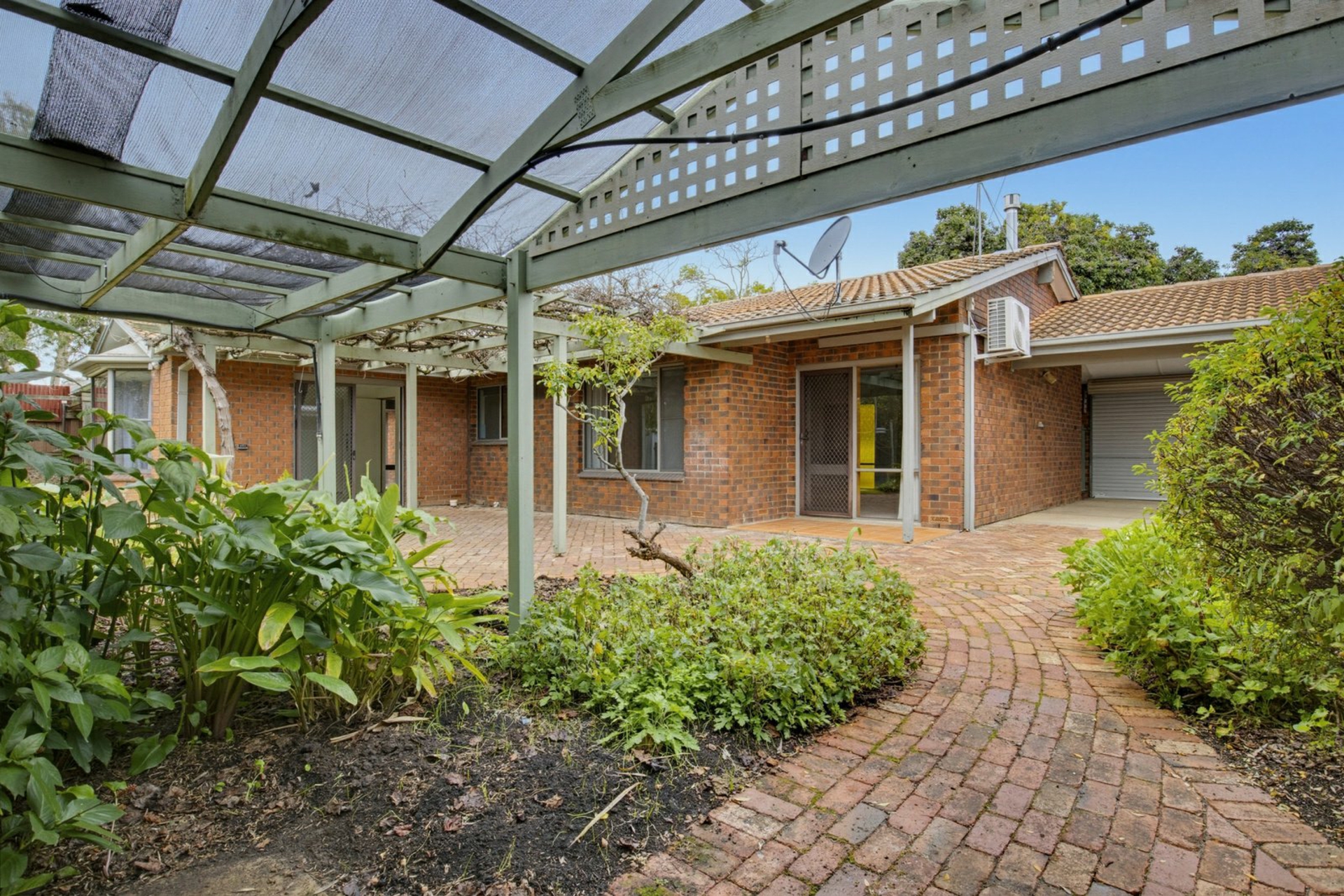 11 Lalina Street — photo 25 of 27