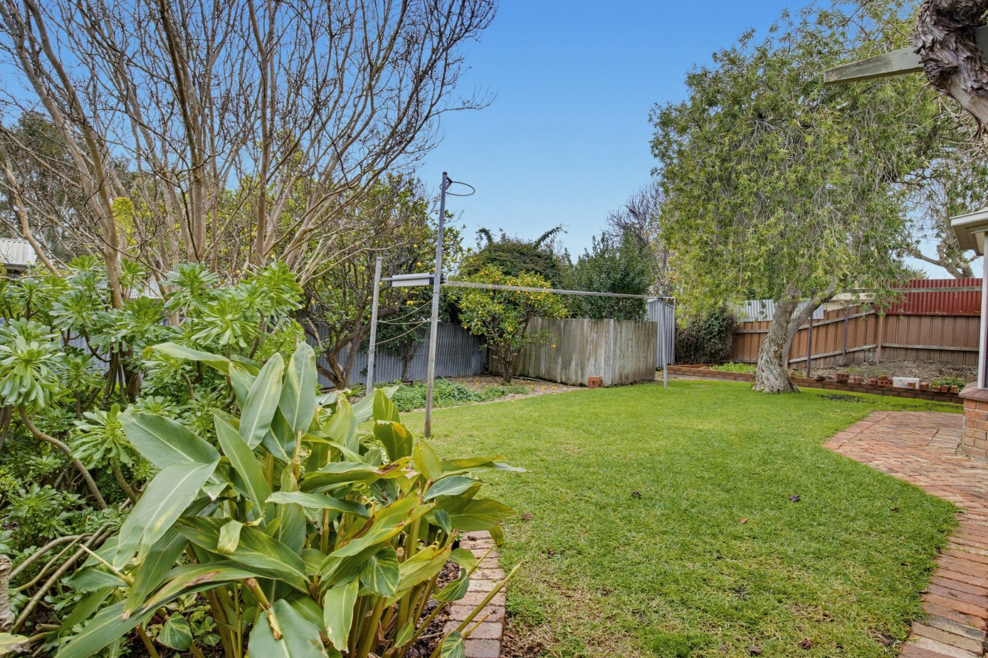 11 Lalina Street — photo 26 of 27