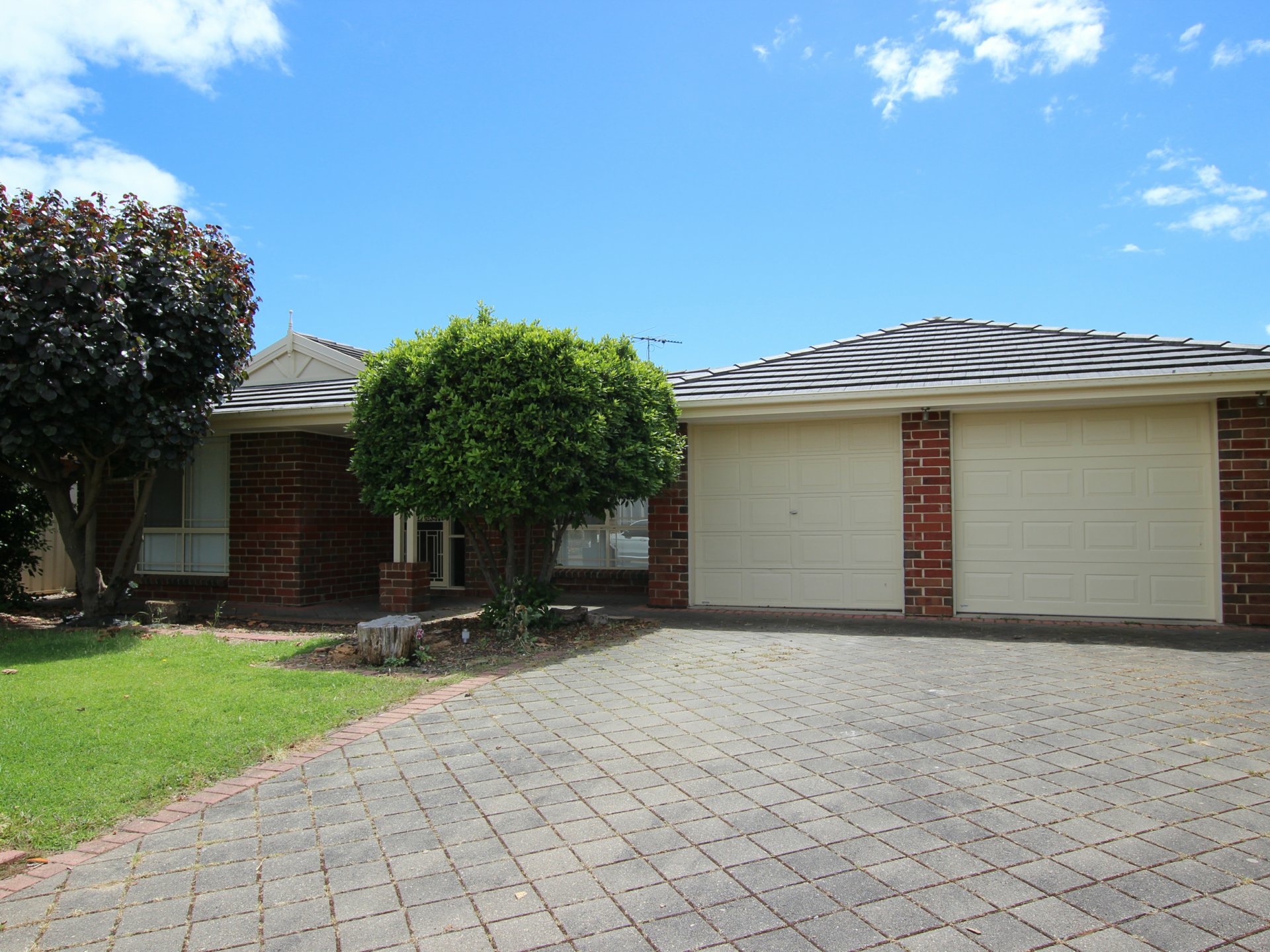 26 Barracoota Crescent — photo 2 of 16