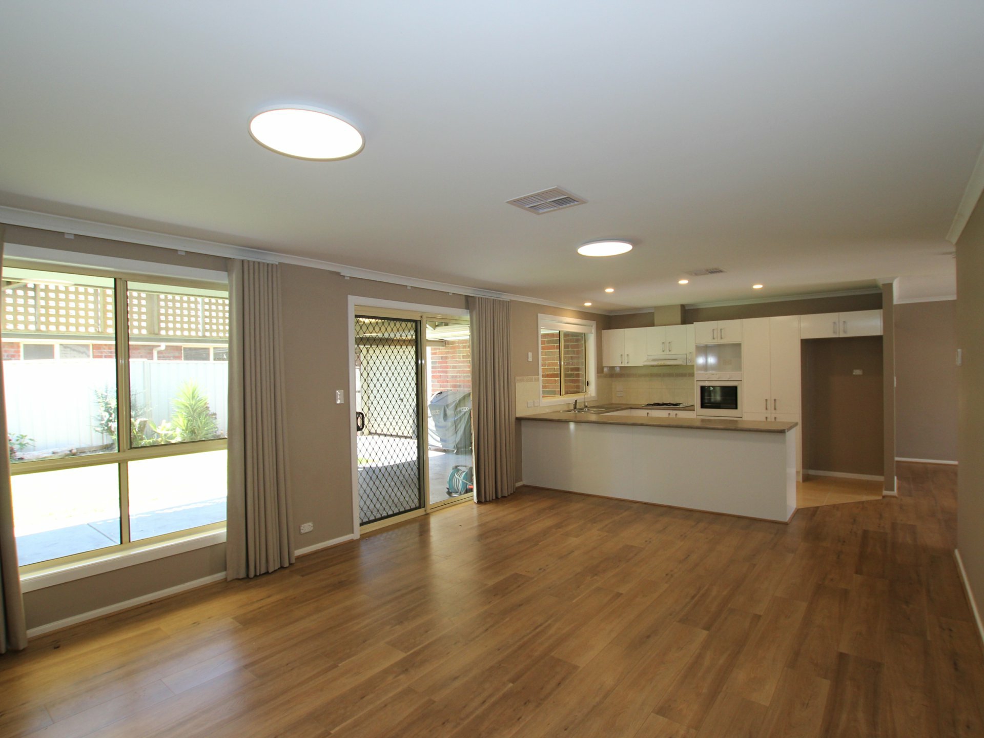 26 Barracoota Crescent — photo 3 of 16