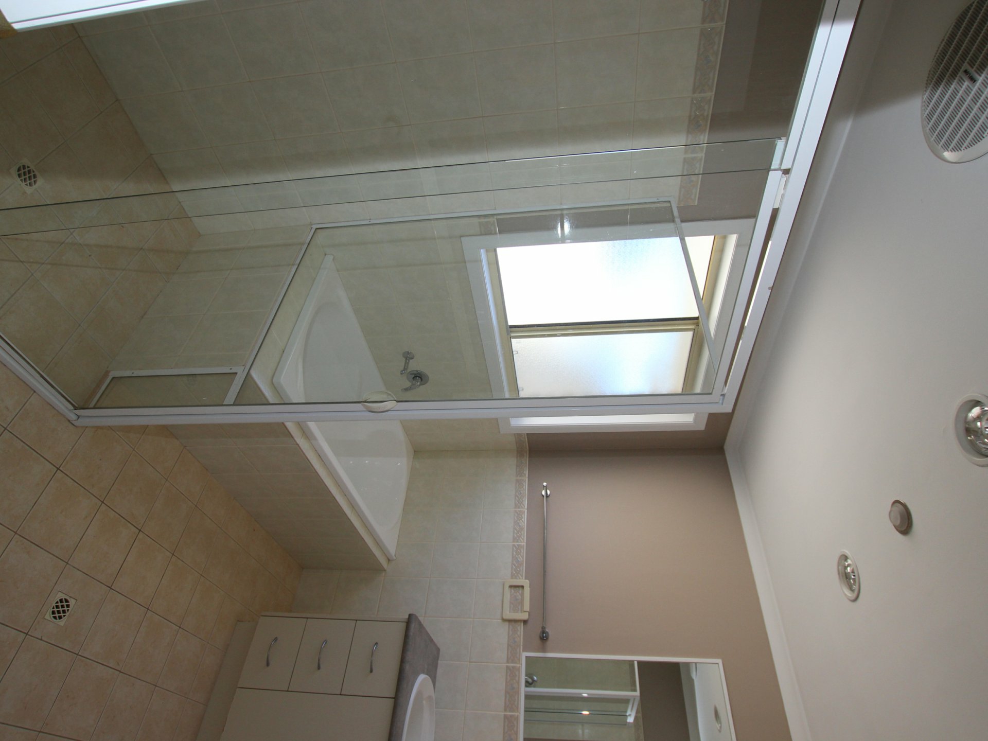 26 Barracoota Crescent — photo 12 of 16