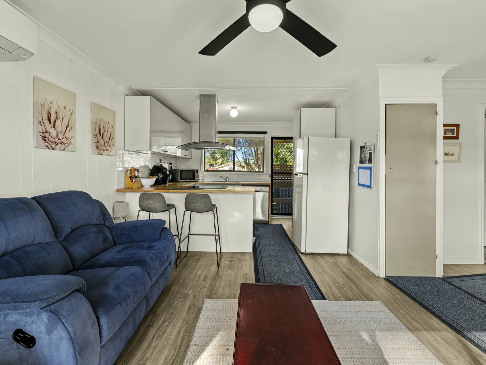 1/241 Cygnet Drive — photo 5 of 11