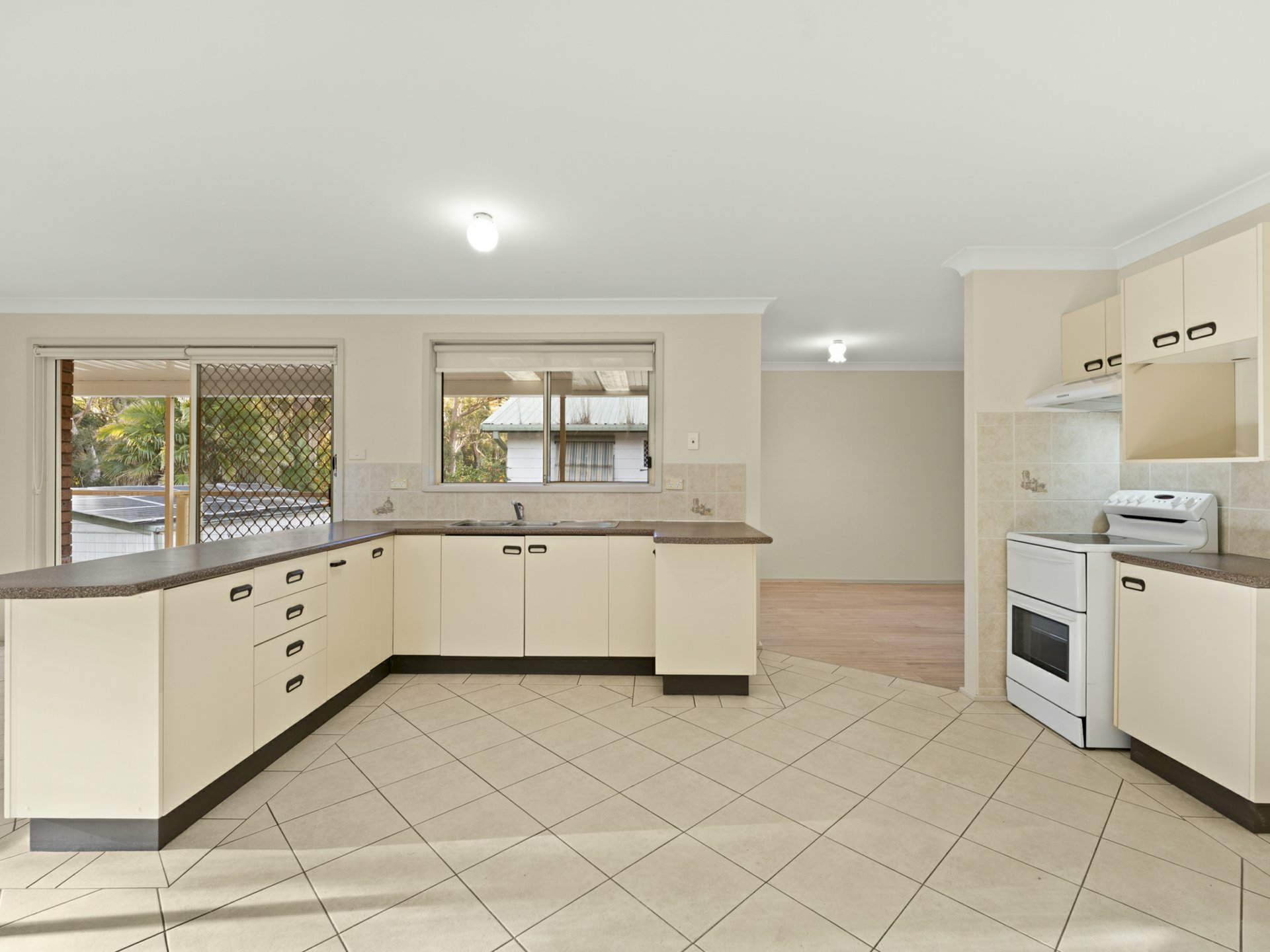 11 Pinaroo Road — photo 5 of 14