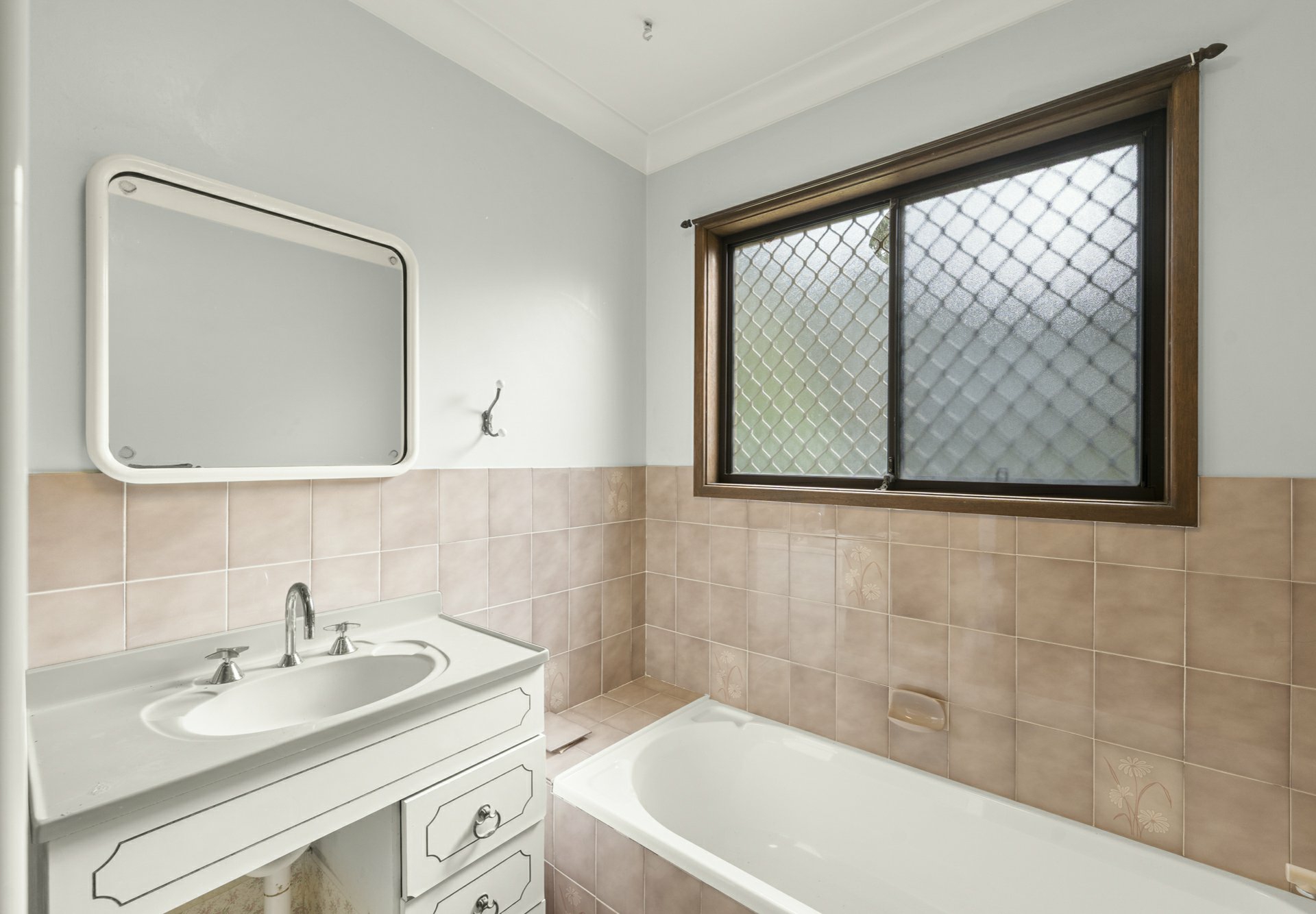 39 Thomas Walker Drive — photo 11 of 17