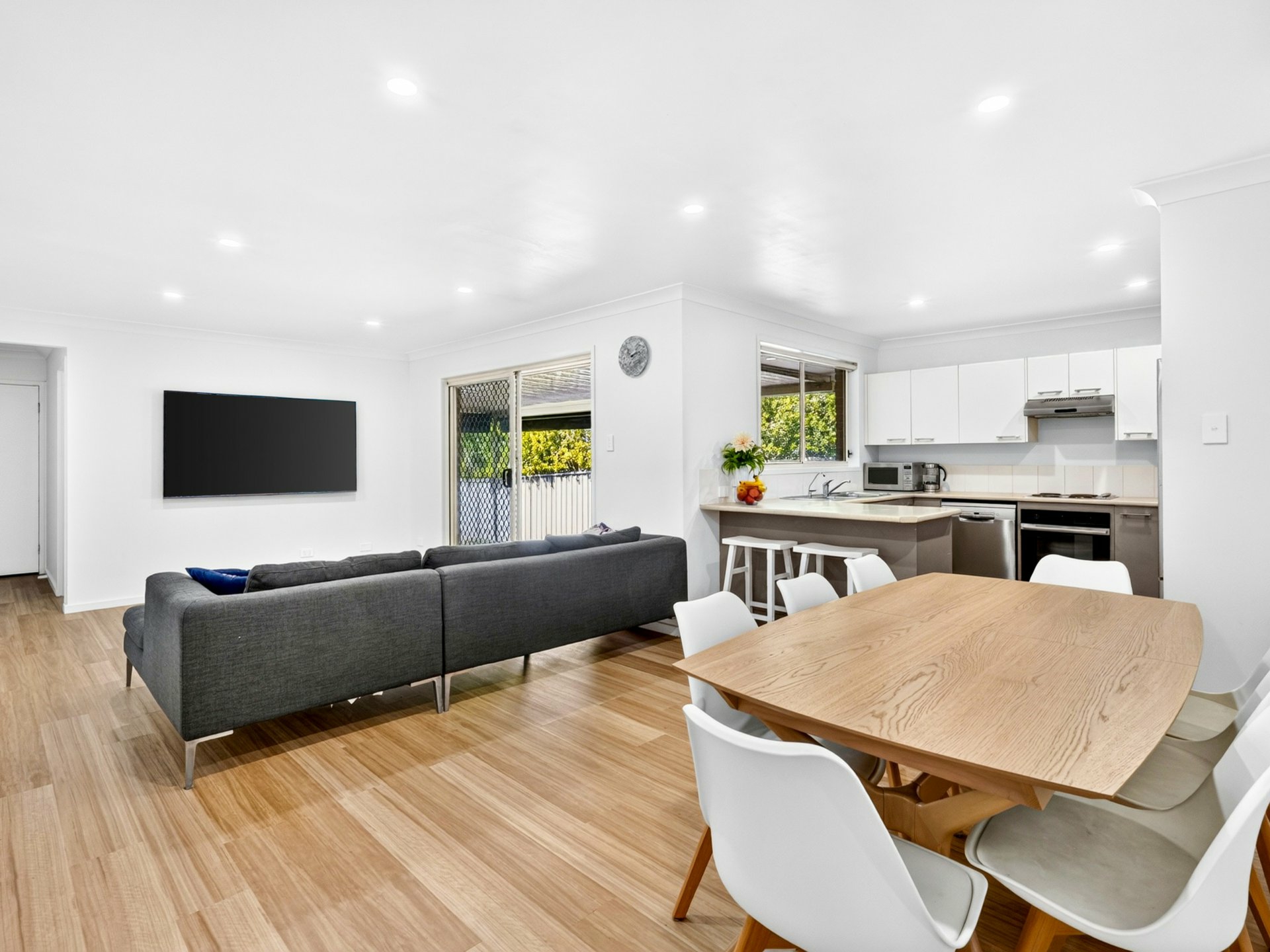 255 Cygnet Drive — photo 2 of 20