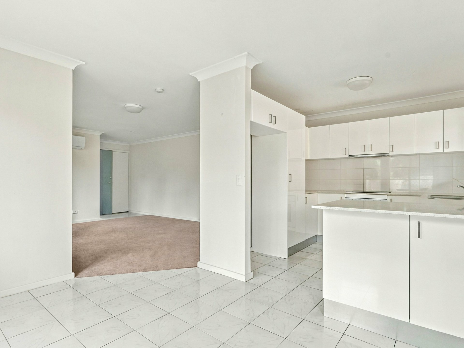 2/120 Bay Road — photo 3 of 9