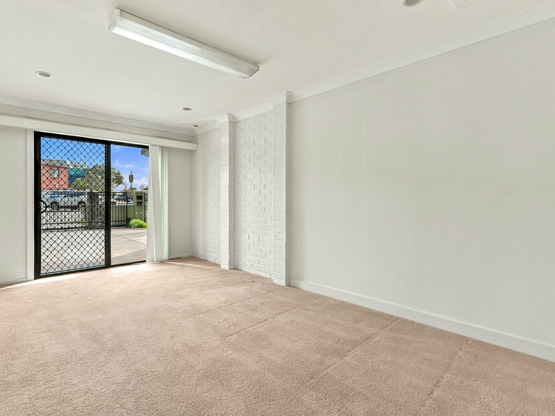 2/120 Bay Road — photo 8 of 9